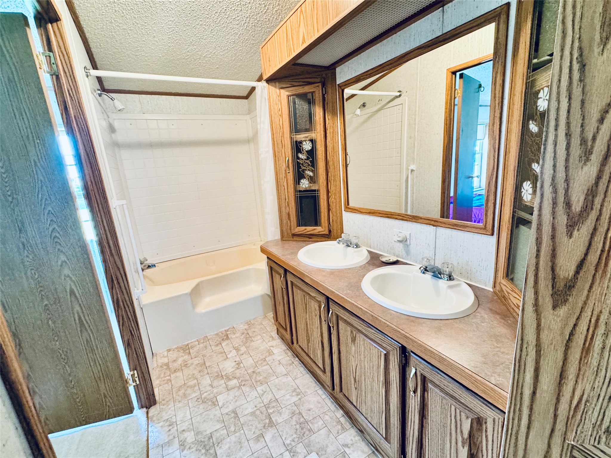 204 N Travois Property Photo 14