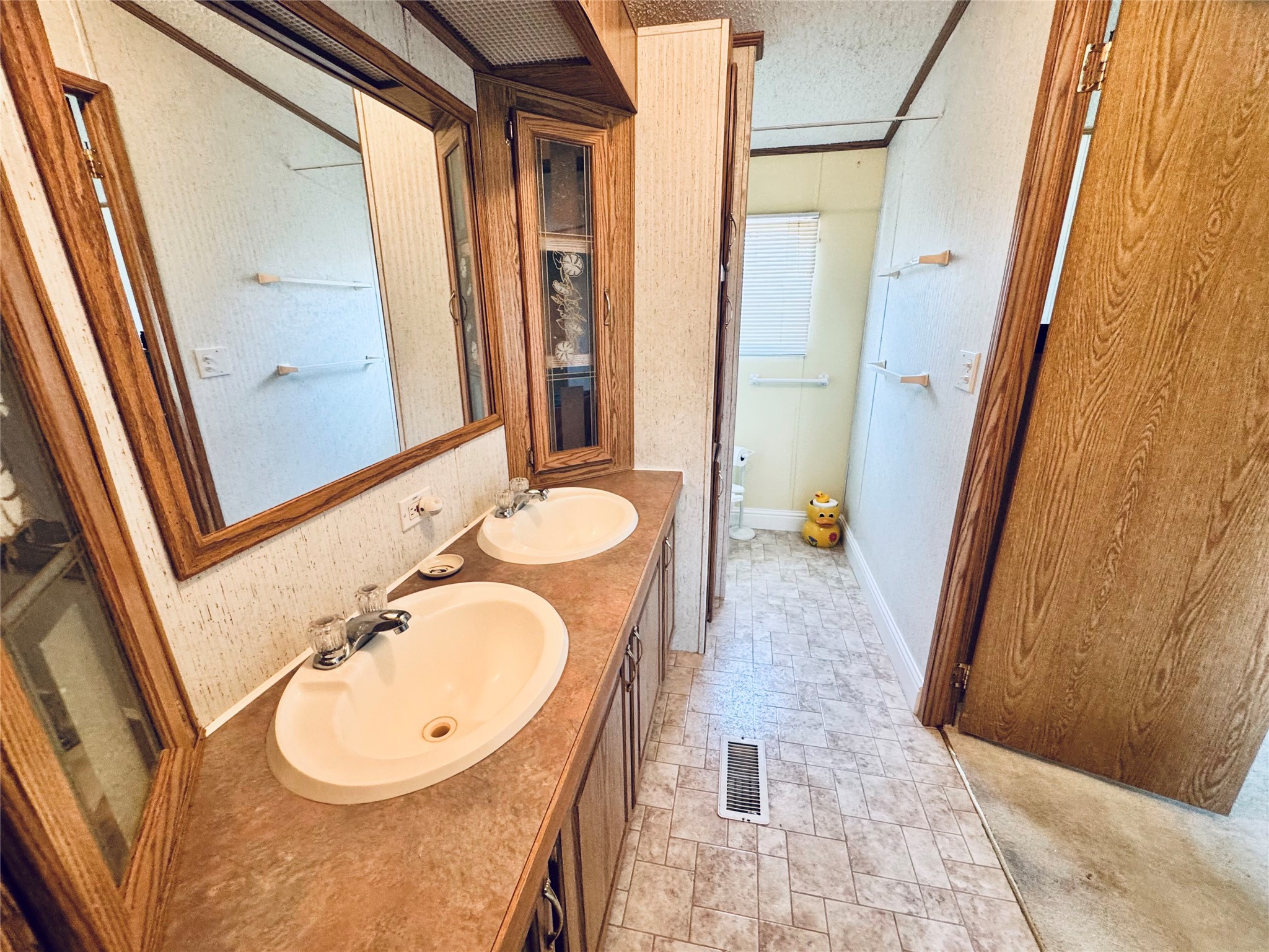 204 N Travois Property Photo 16