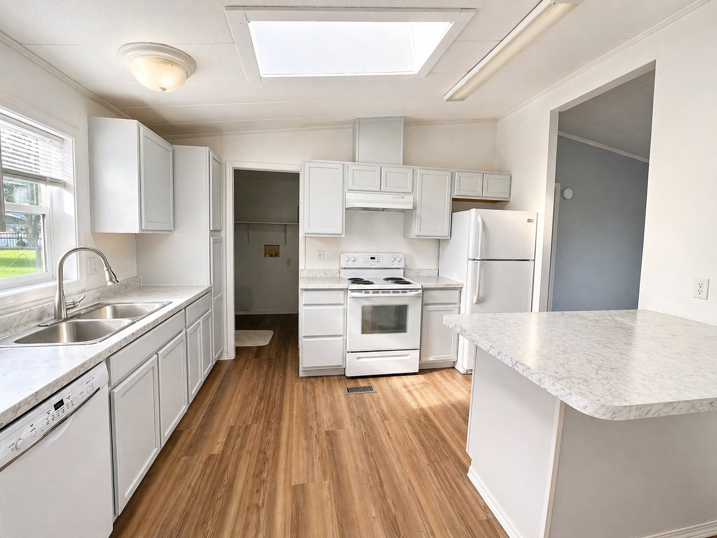 536 Cheery Lynn Road Property Photo 3