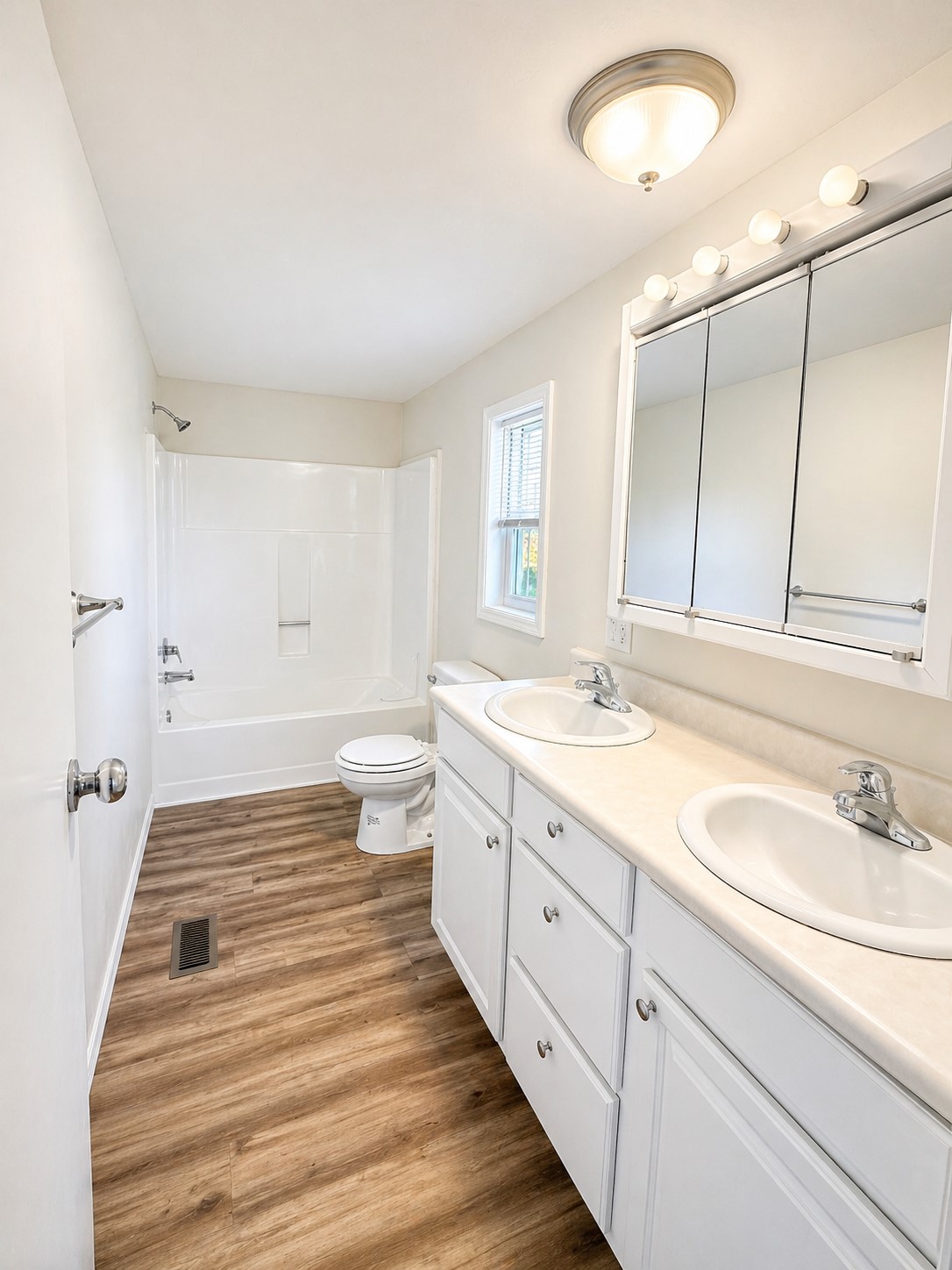 536 Cheery Lynn Road Property Photo 7