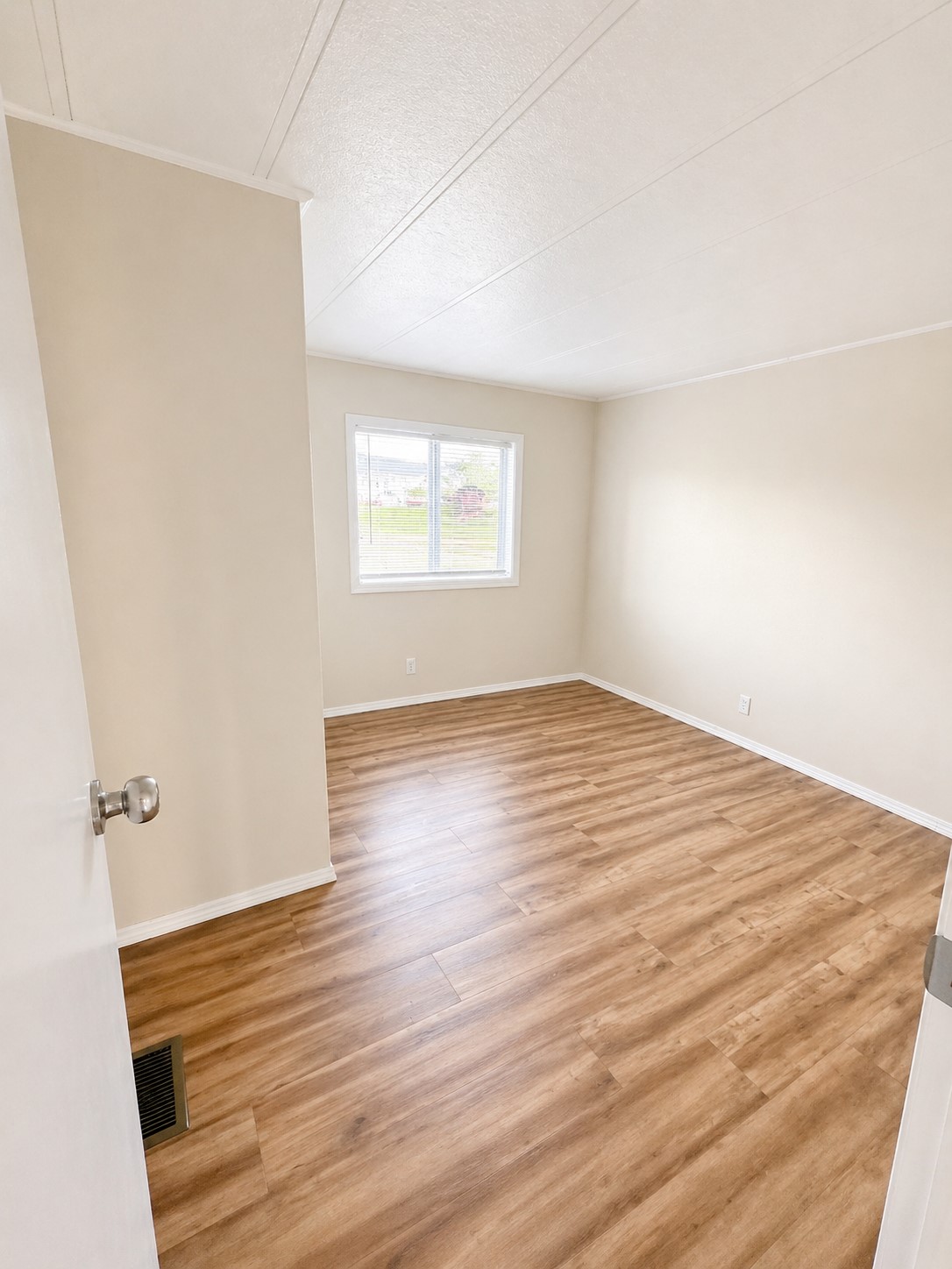 536 Cheery Lynn Road Property Photo 11