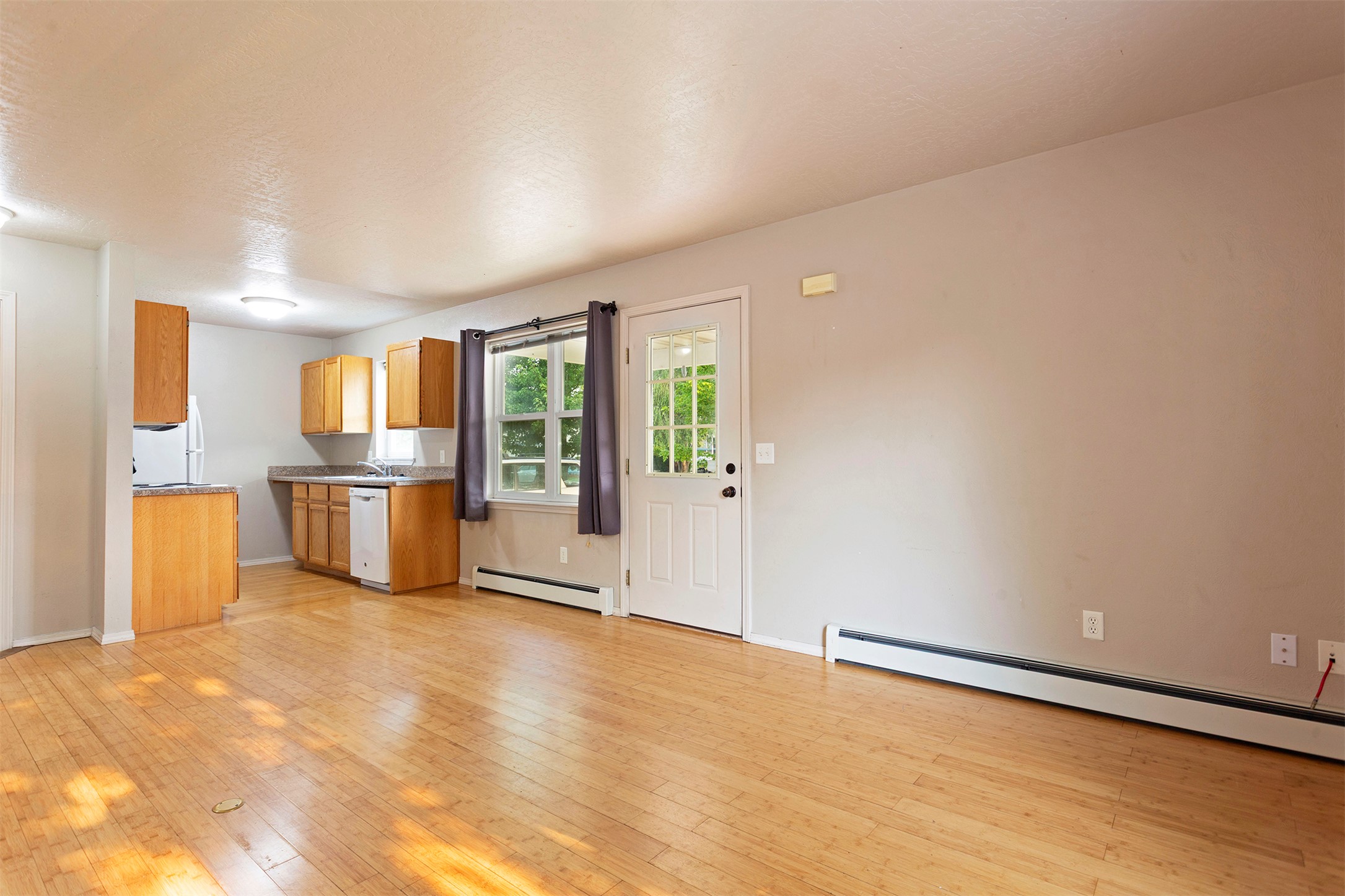 1341 Bulwer Street B Property Photo 8