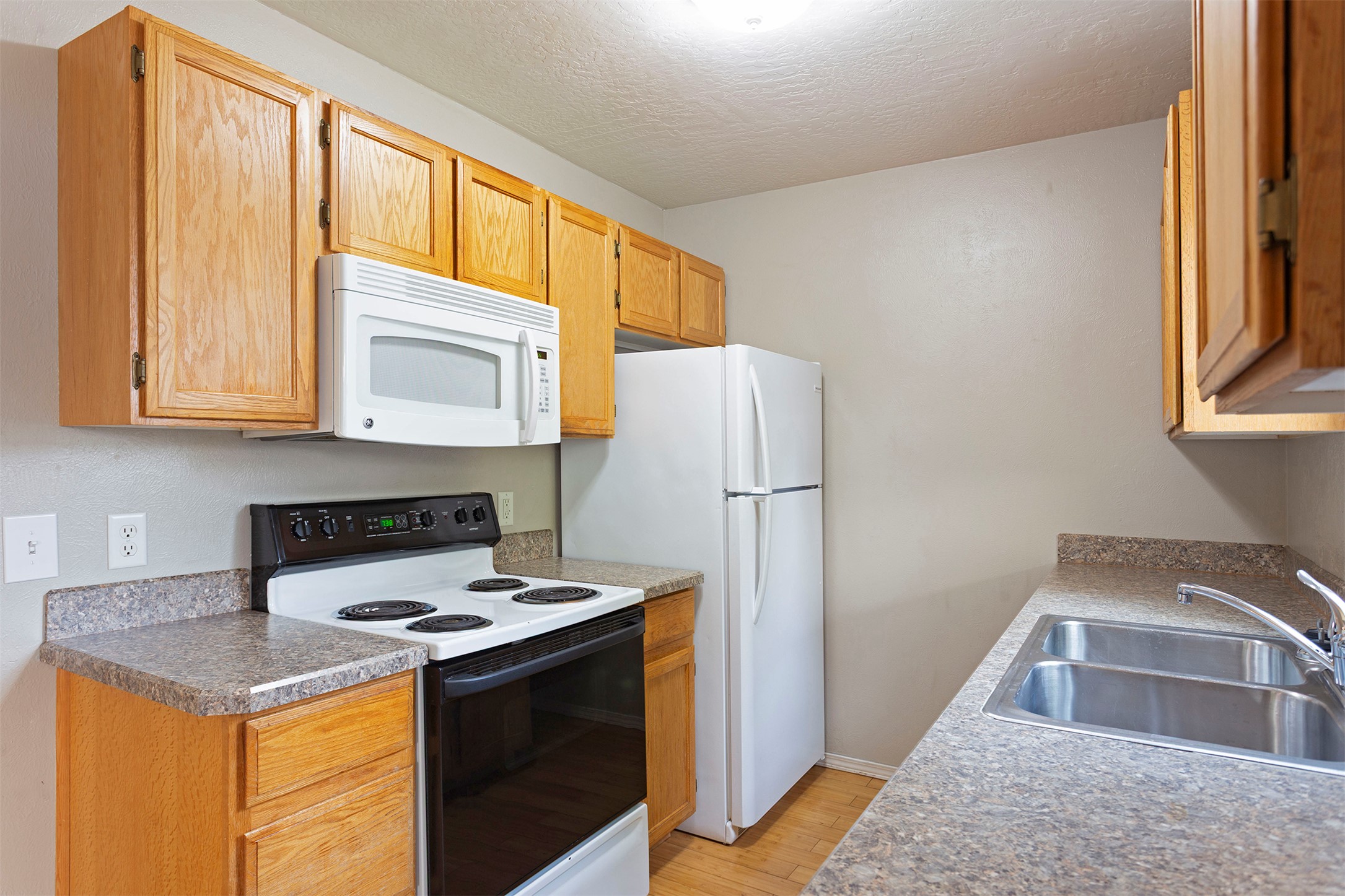 1341 Bulwer Street B Property Photo 11