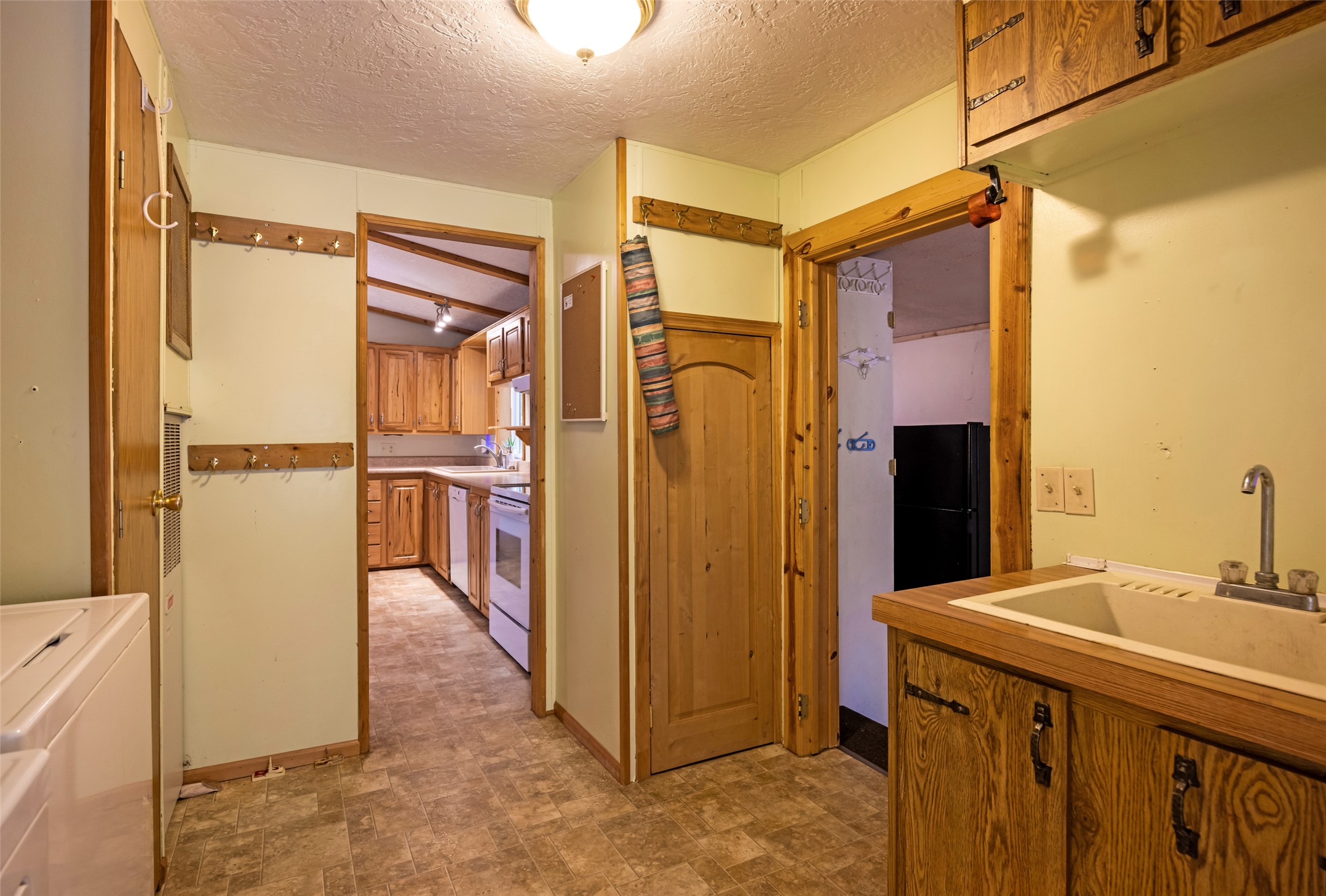 17000 Highway 12 W Property Photo 23