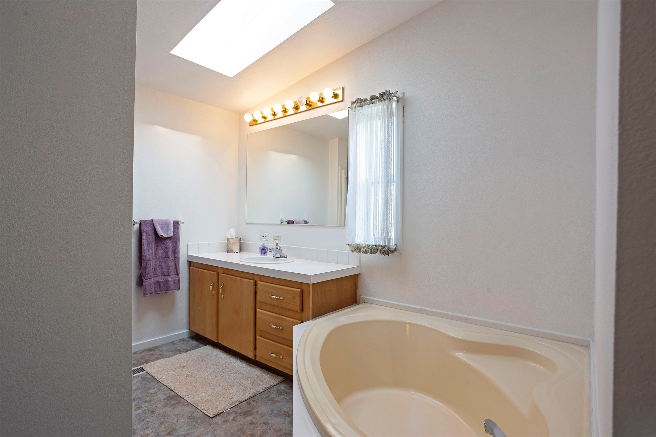 2426 Mcintosh Loop Property Photo 17