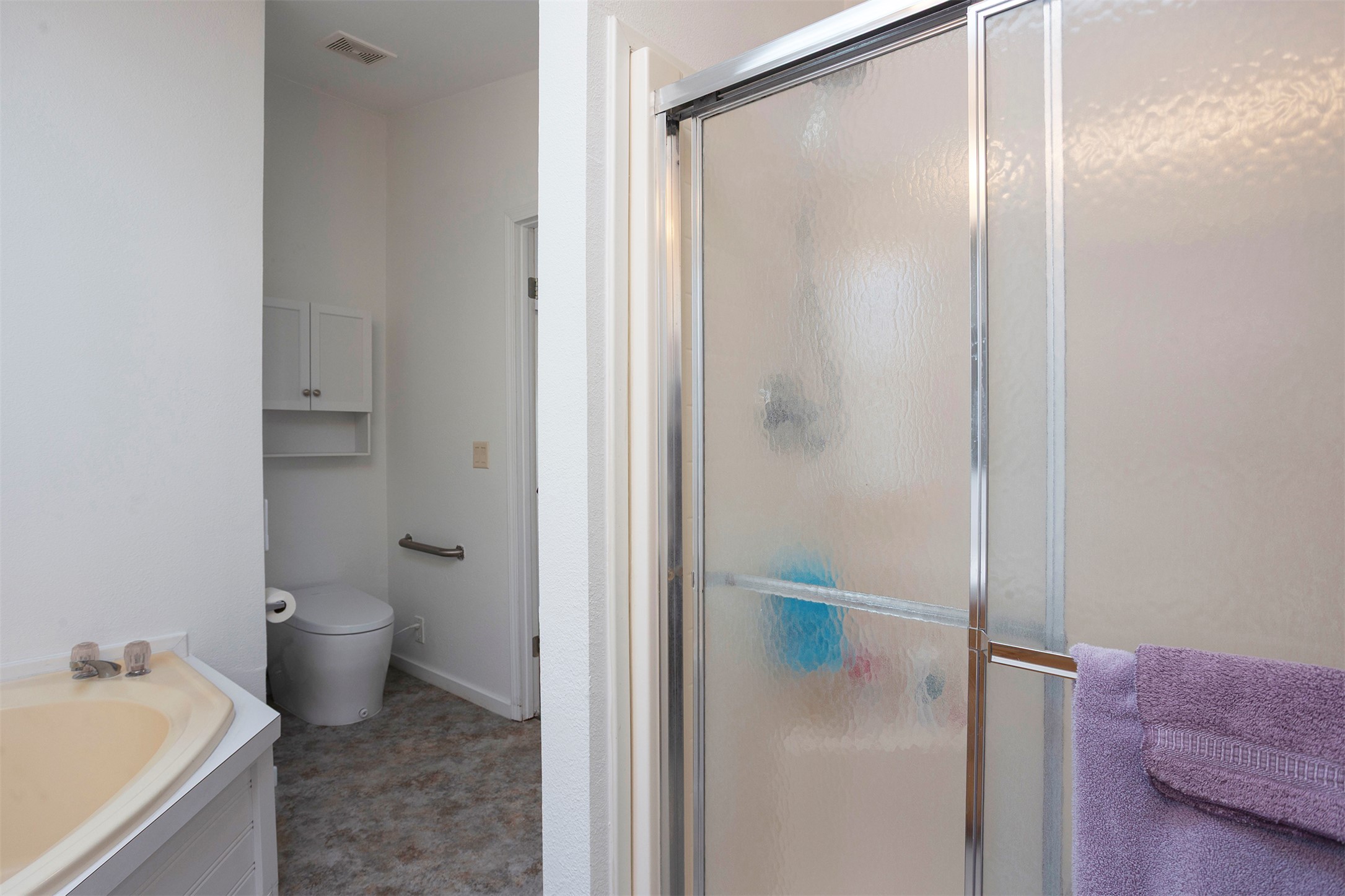 2426 Mcintosh Loop Property Photo 18