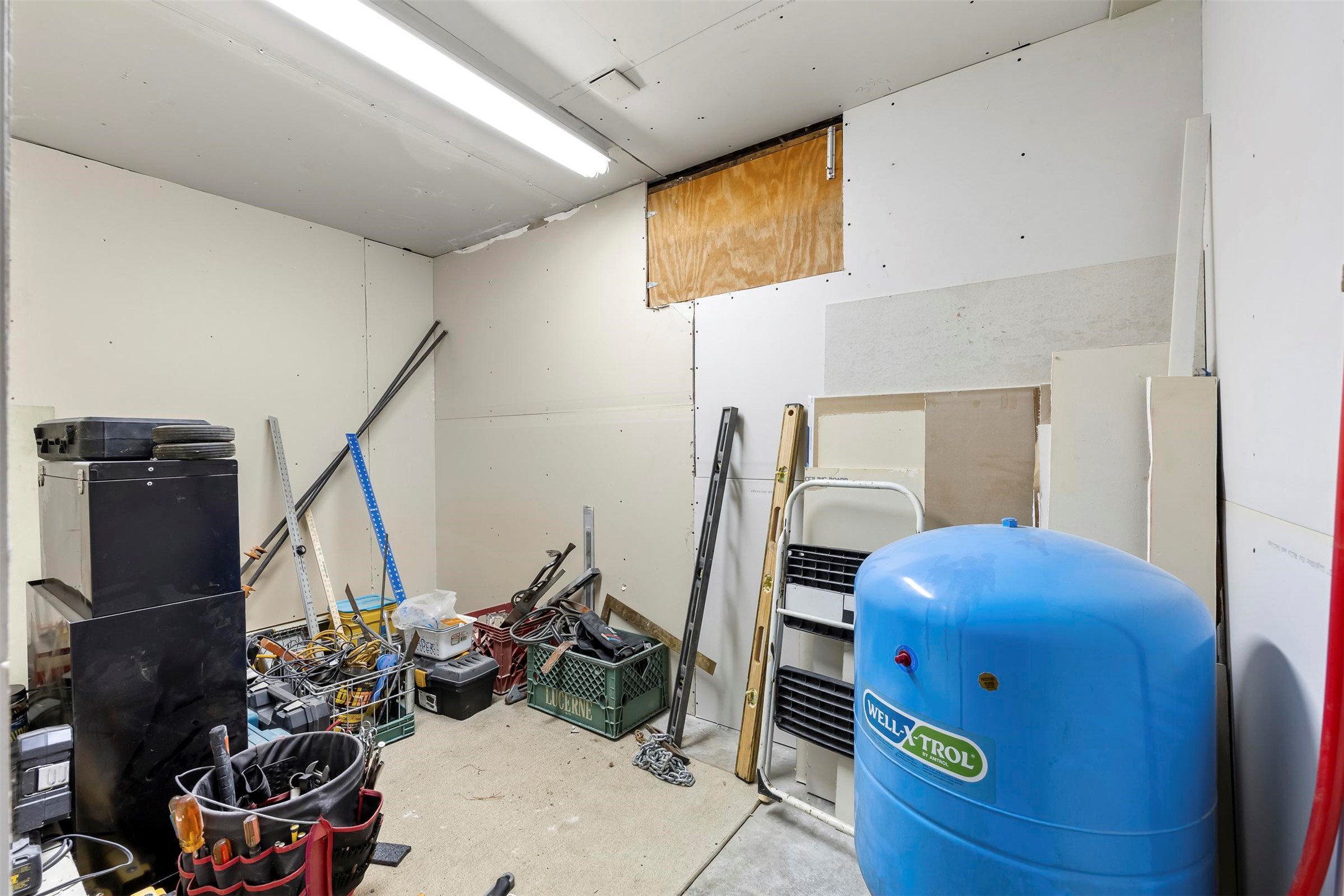 8801 Us Highway 10 Property Photo 31
