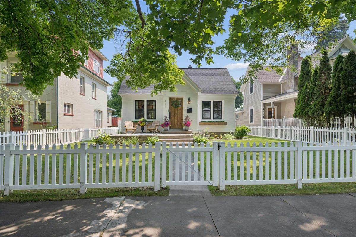 311 5th Avenue E Property Photo 5