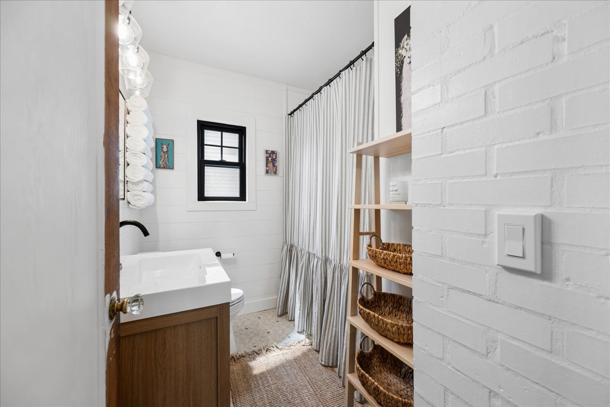 311 5th Avenue E Property Photo 28