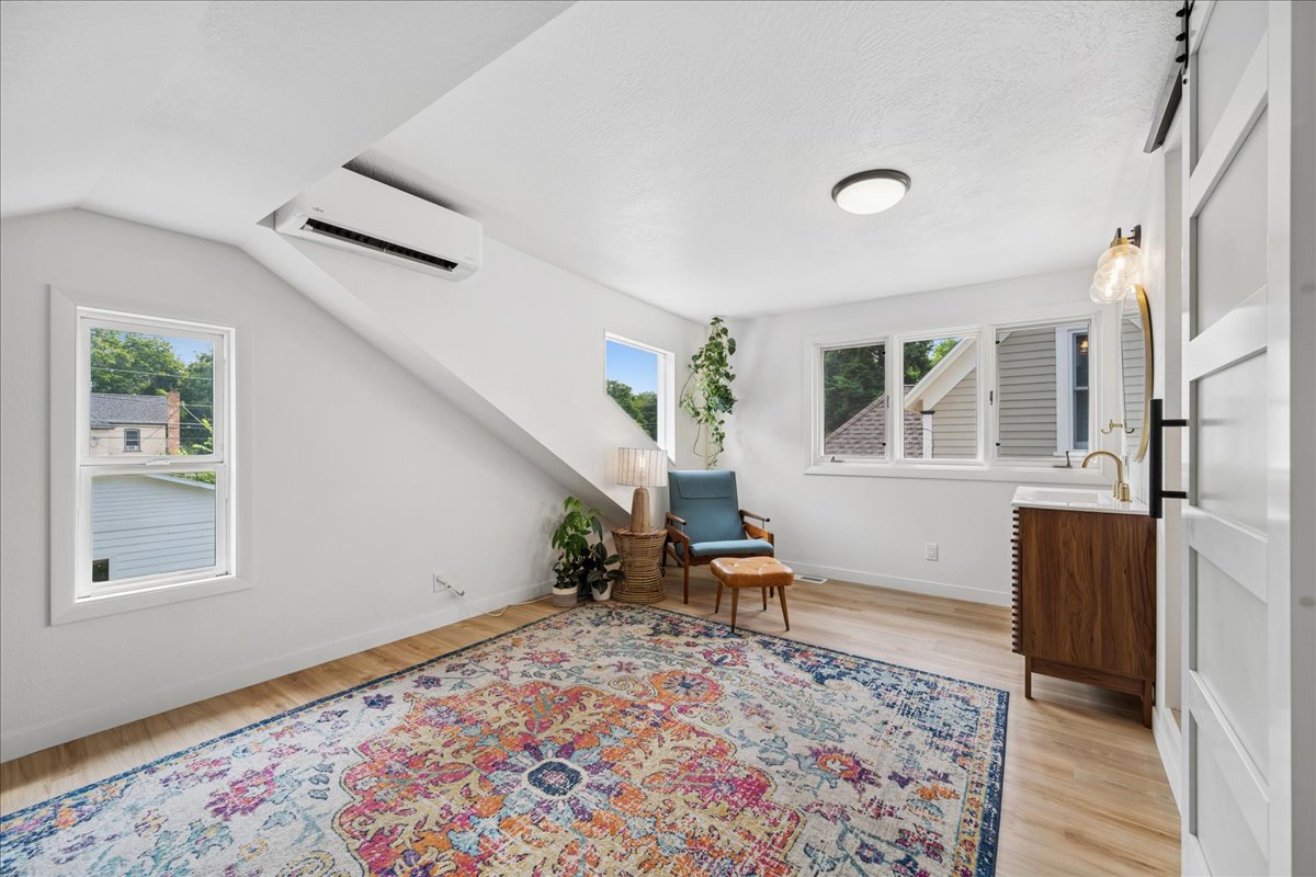 311 5th Avenue E Property Photo 34