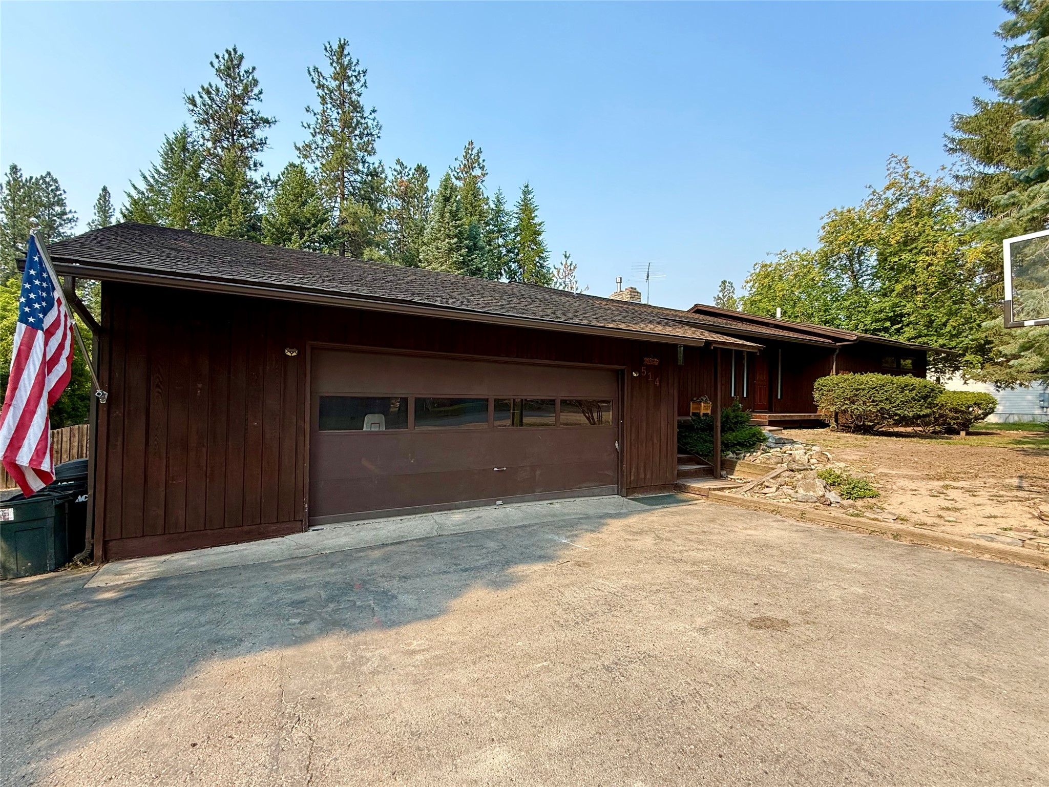 514 E 5th Avenue Property Photo 2