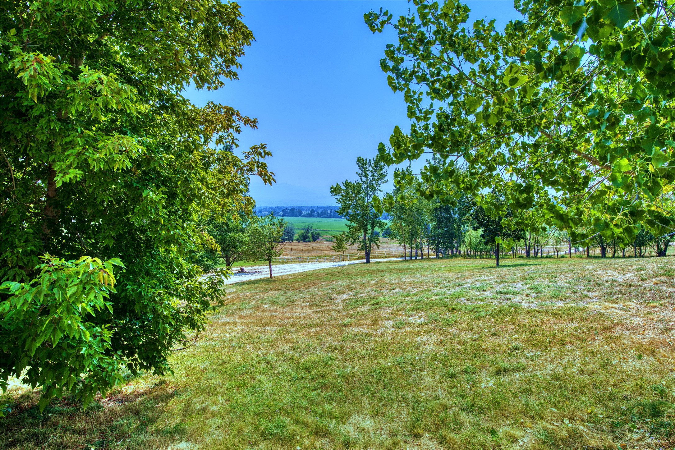 553 Sunset West Road Property Photo 5