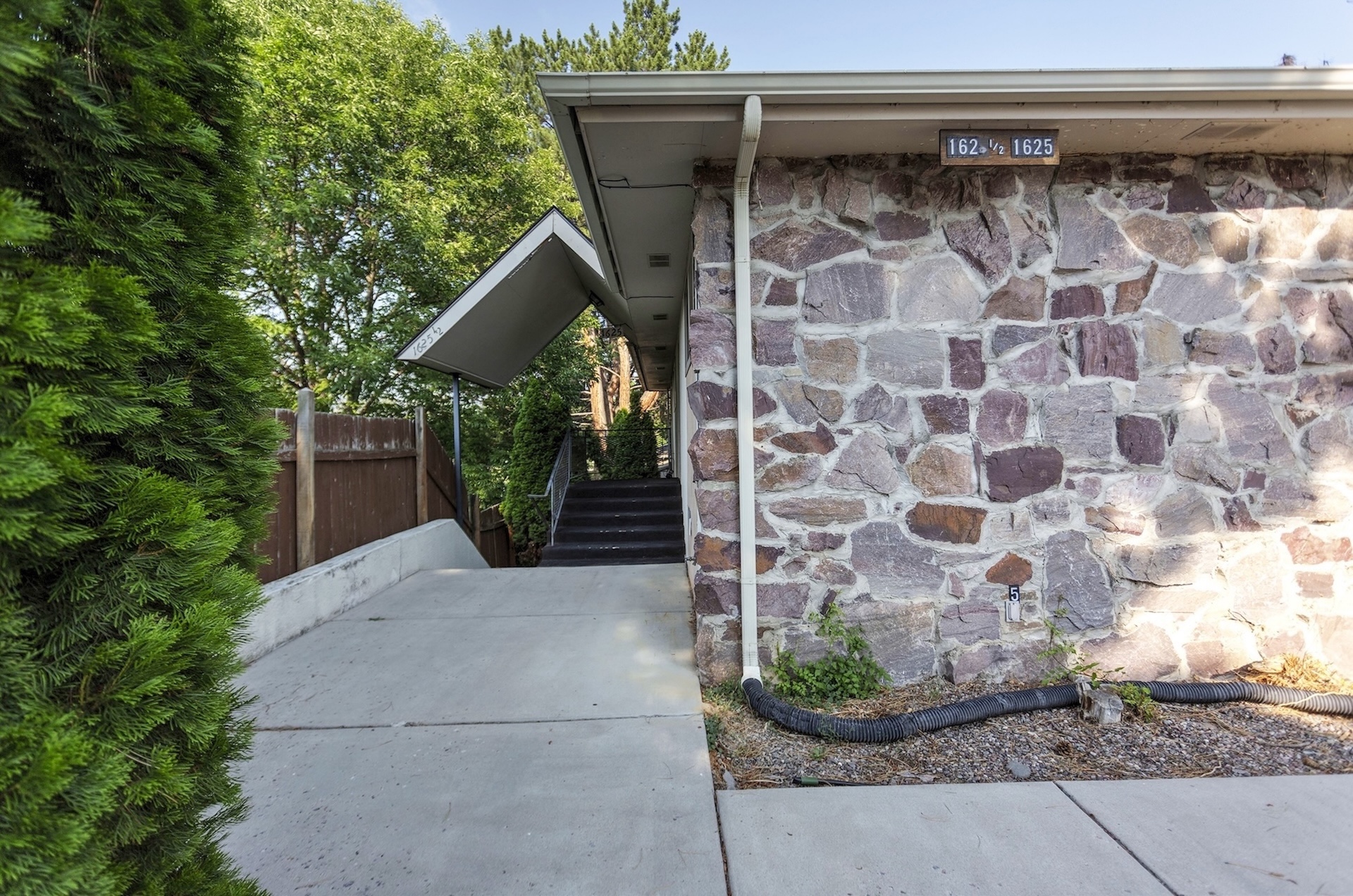 1625 Clements Road Property Photo 2