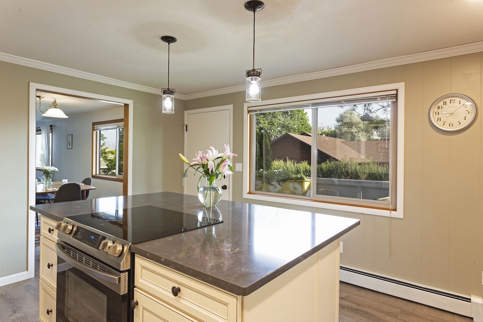 1625 Clements Road Property Photo 7