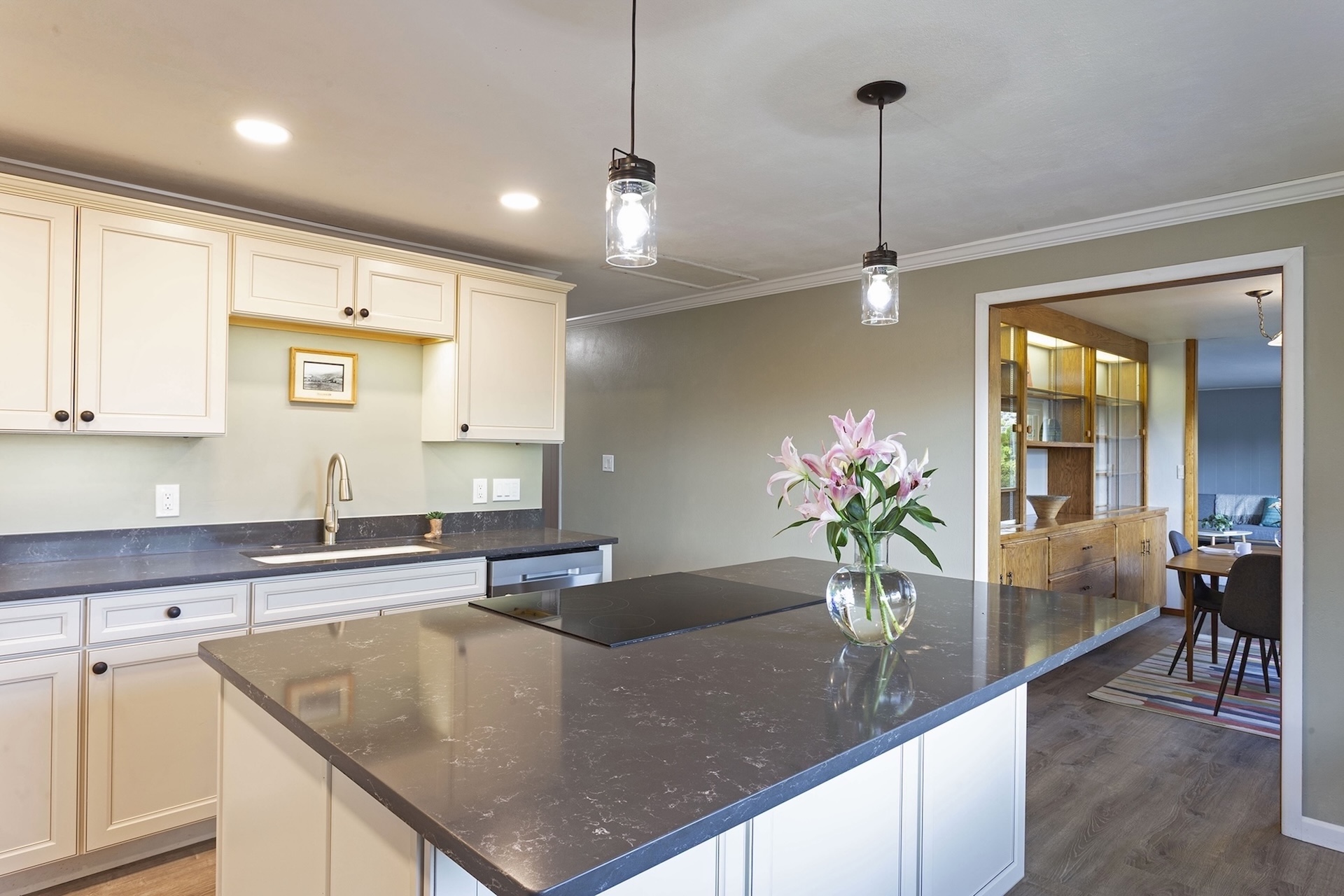 1625 Clements Road Property Photo 10