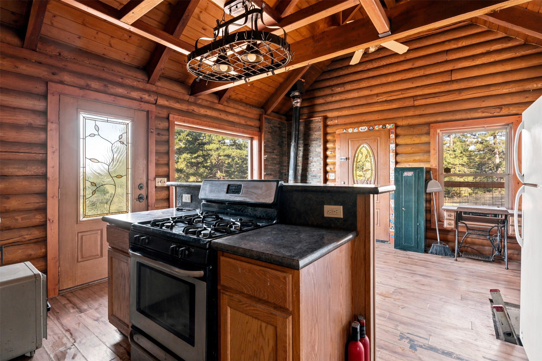 18371 High Mountain View Property Photo 9