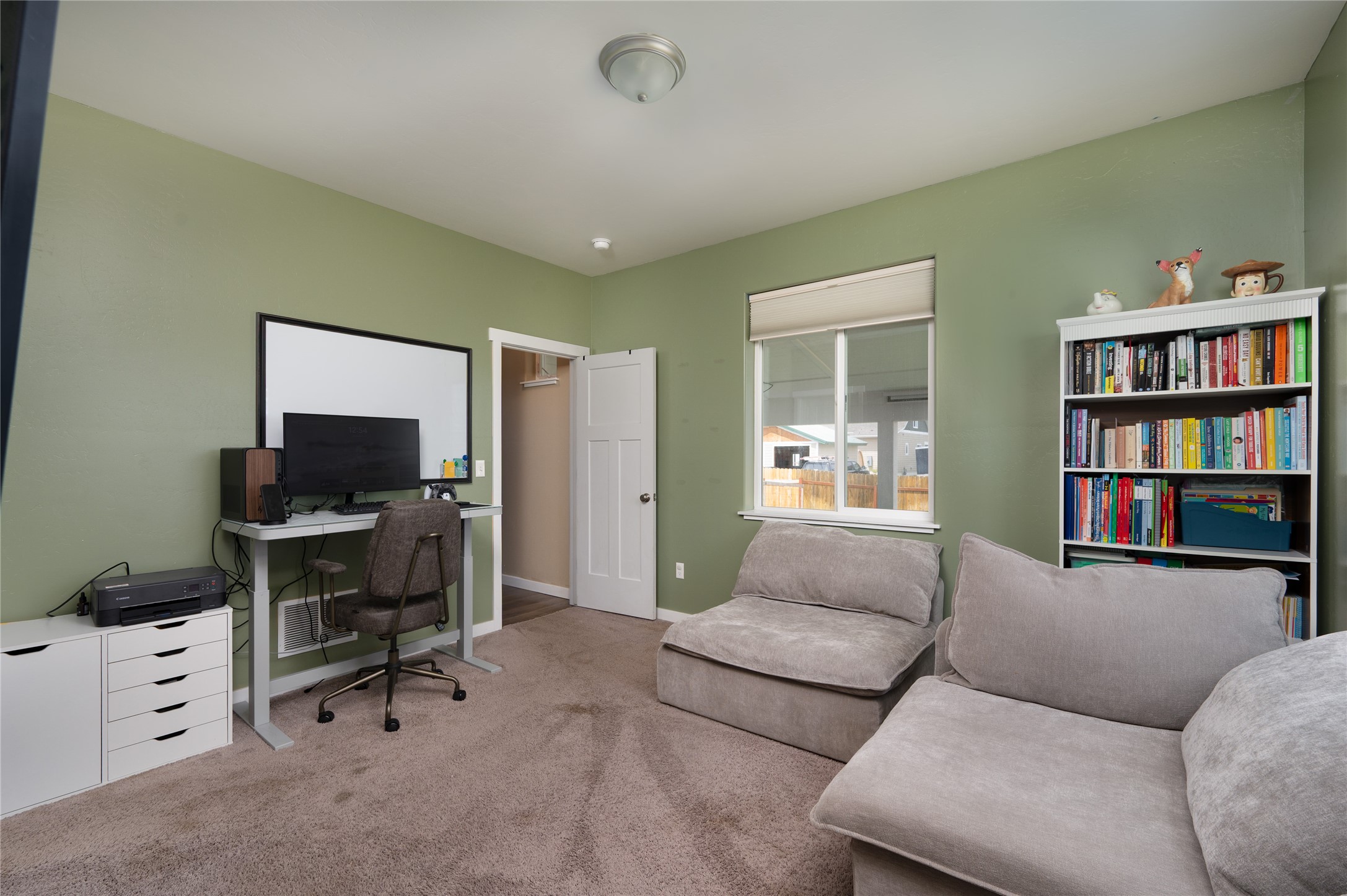 638 W Adams Street Property Photo 15