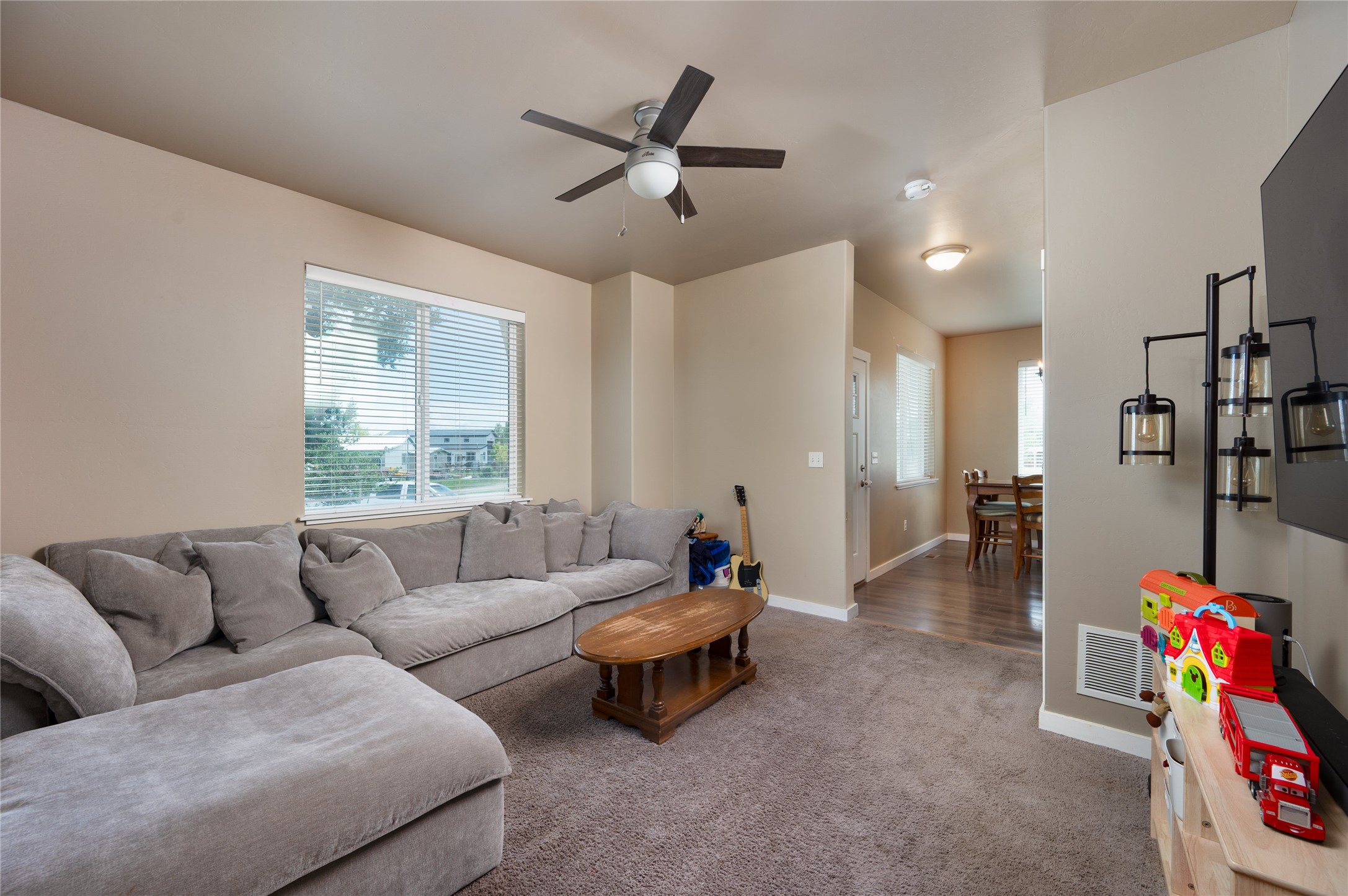 638 W Adams Street Property Photo 19