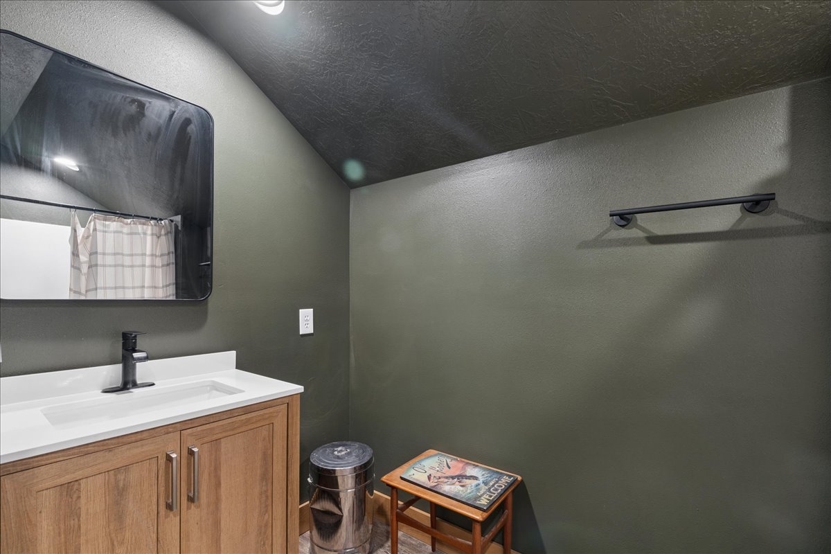 144 Leo Lane Property Photo 26