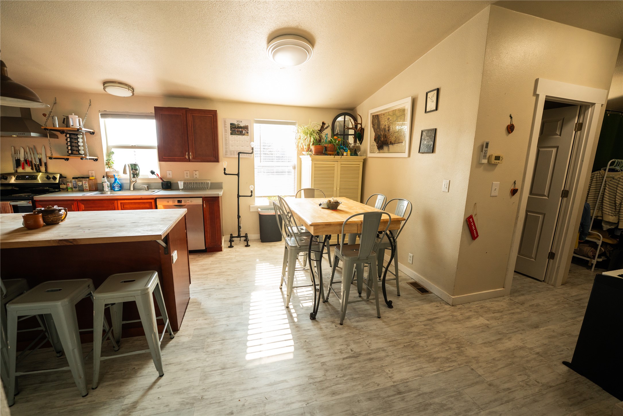 1137 Aspen Lane Property Photo 3