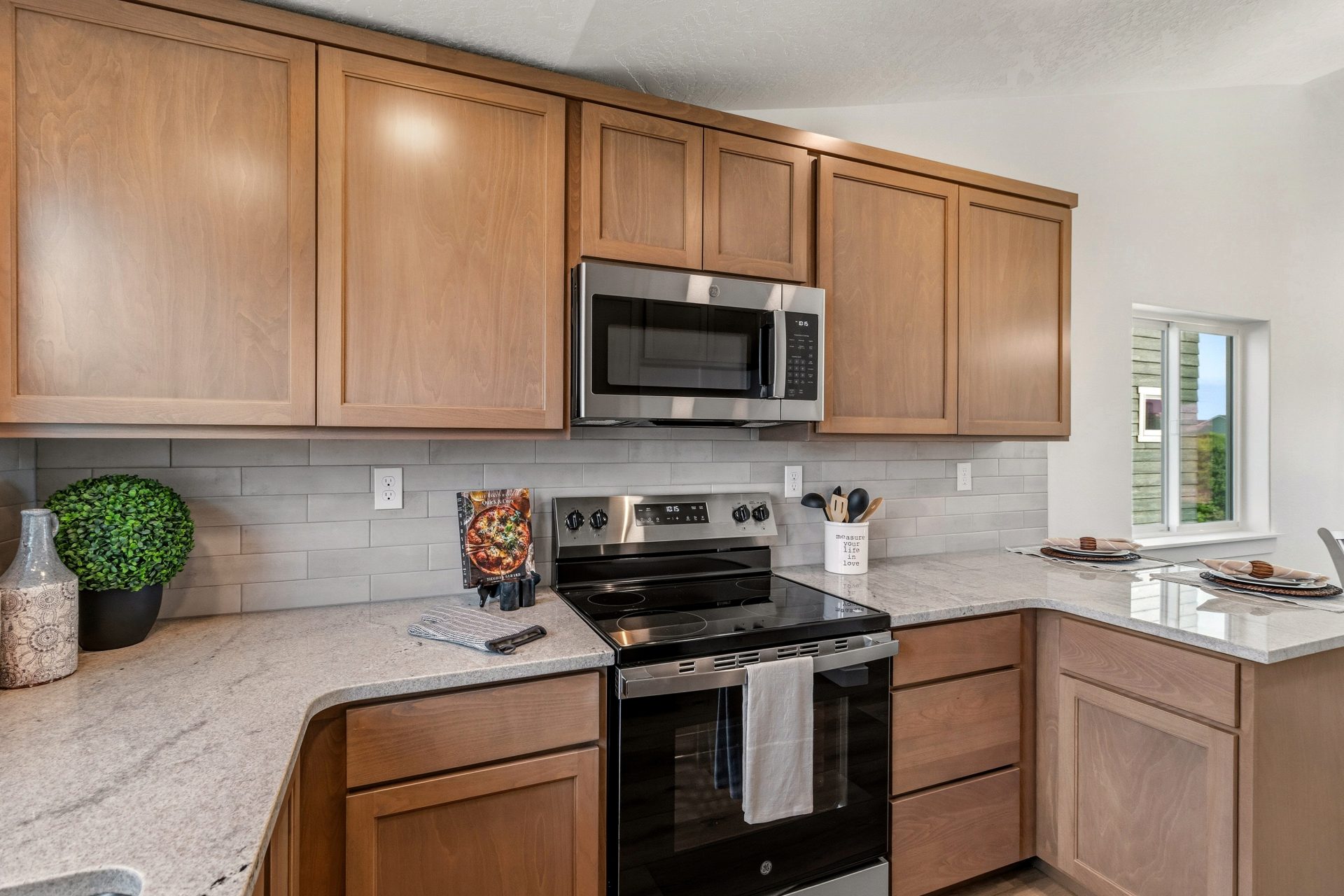 9668 Bedstraw Loop Property Photo 4