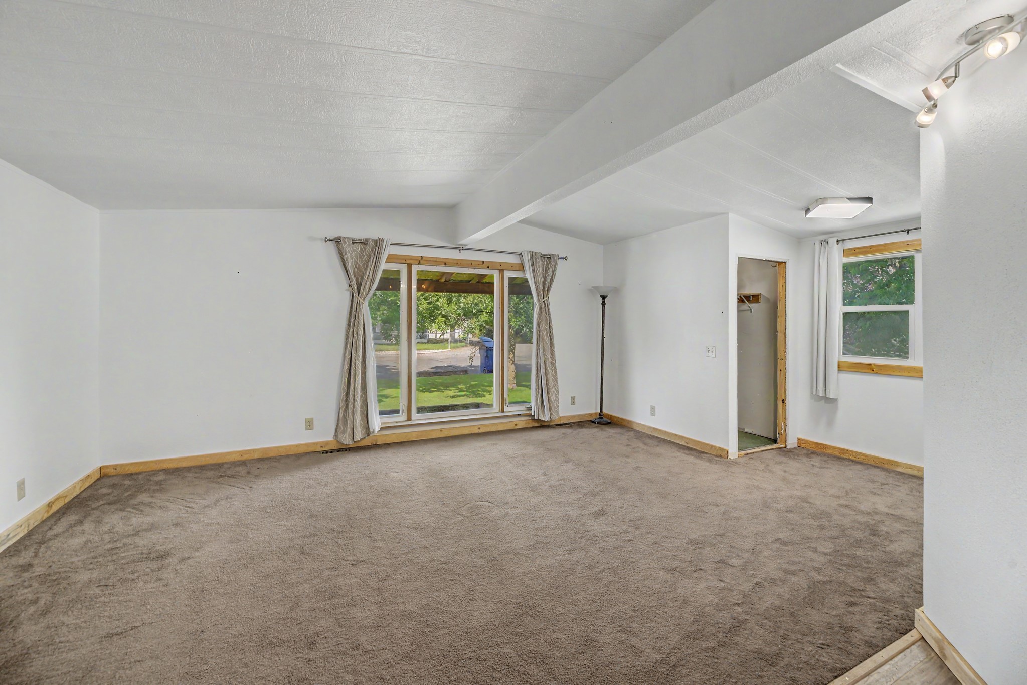 4501 Woodchuck Drive Property Photo 4