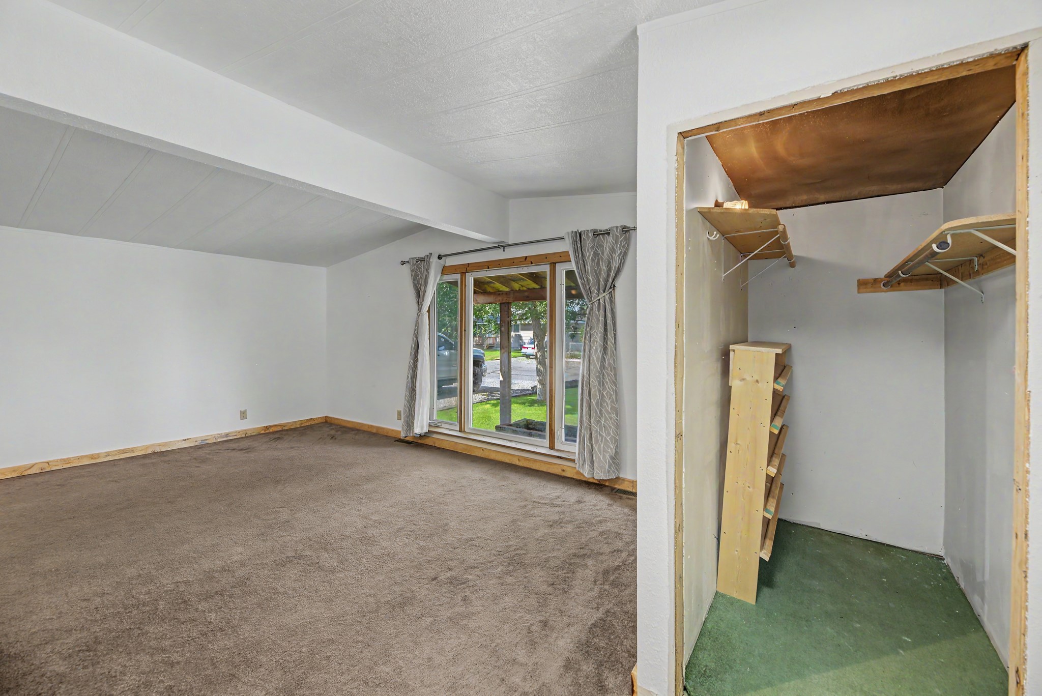 4501 Woodchuck Drive Property Photo 5