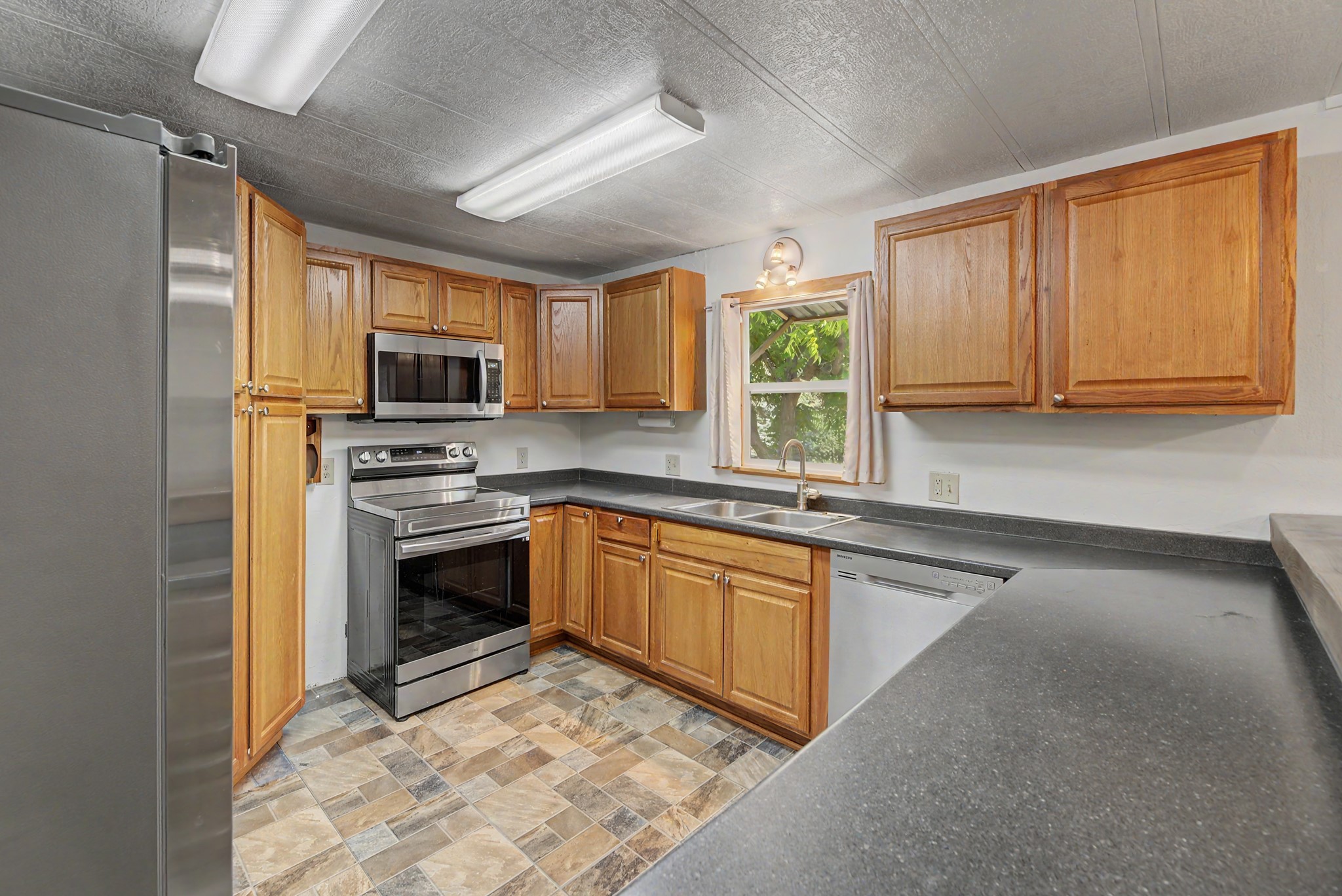 4501 Woodchuck Drive Property Photo 9