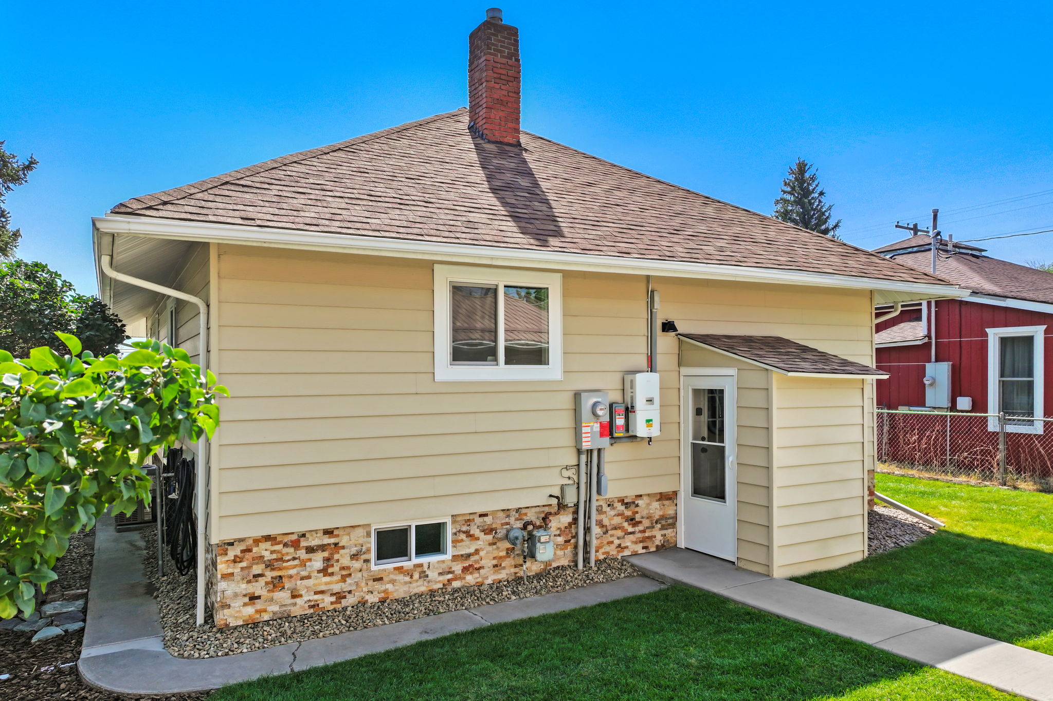 107 2nd Street N Property Photo 5