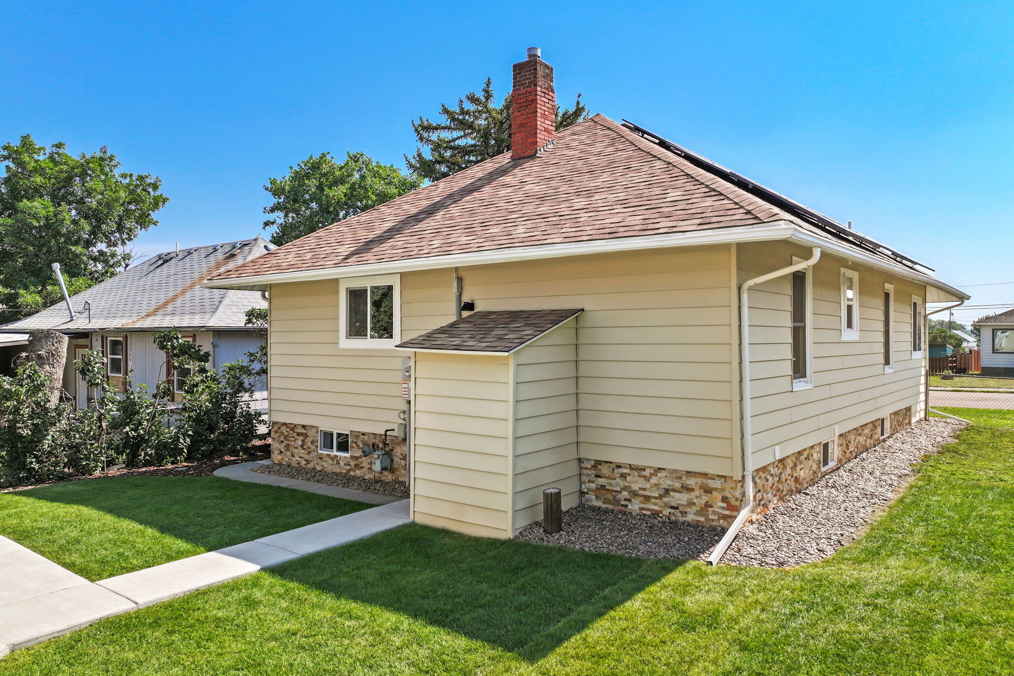 107 2nd Street N Property Photo 6