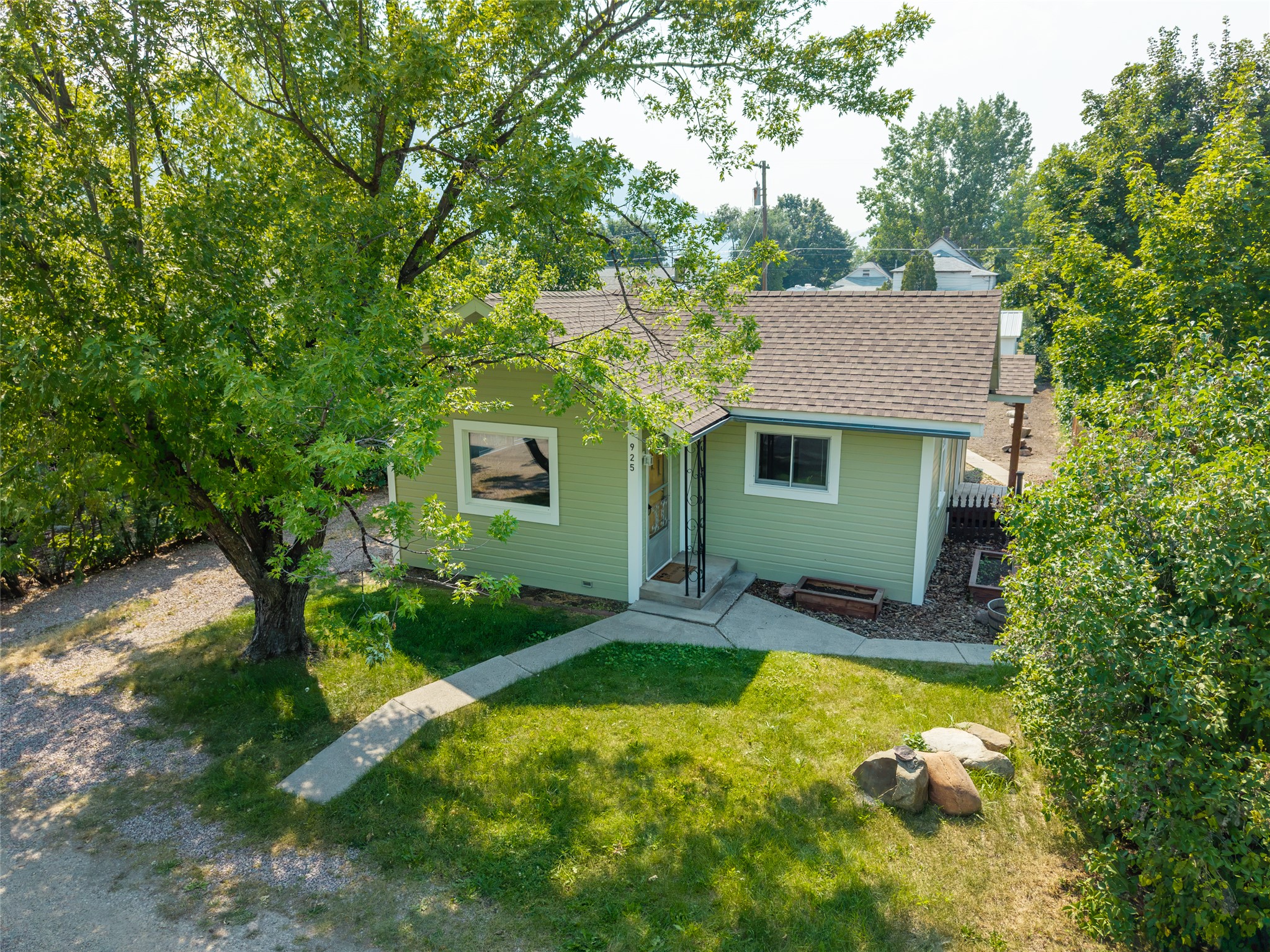 925 3rd Street Property Photo 1