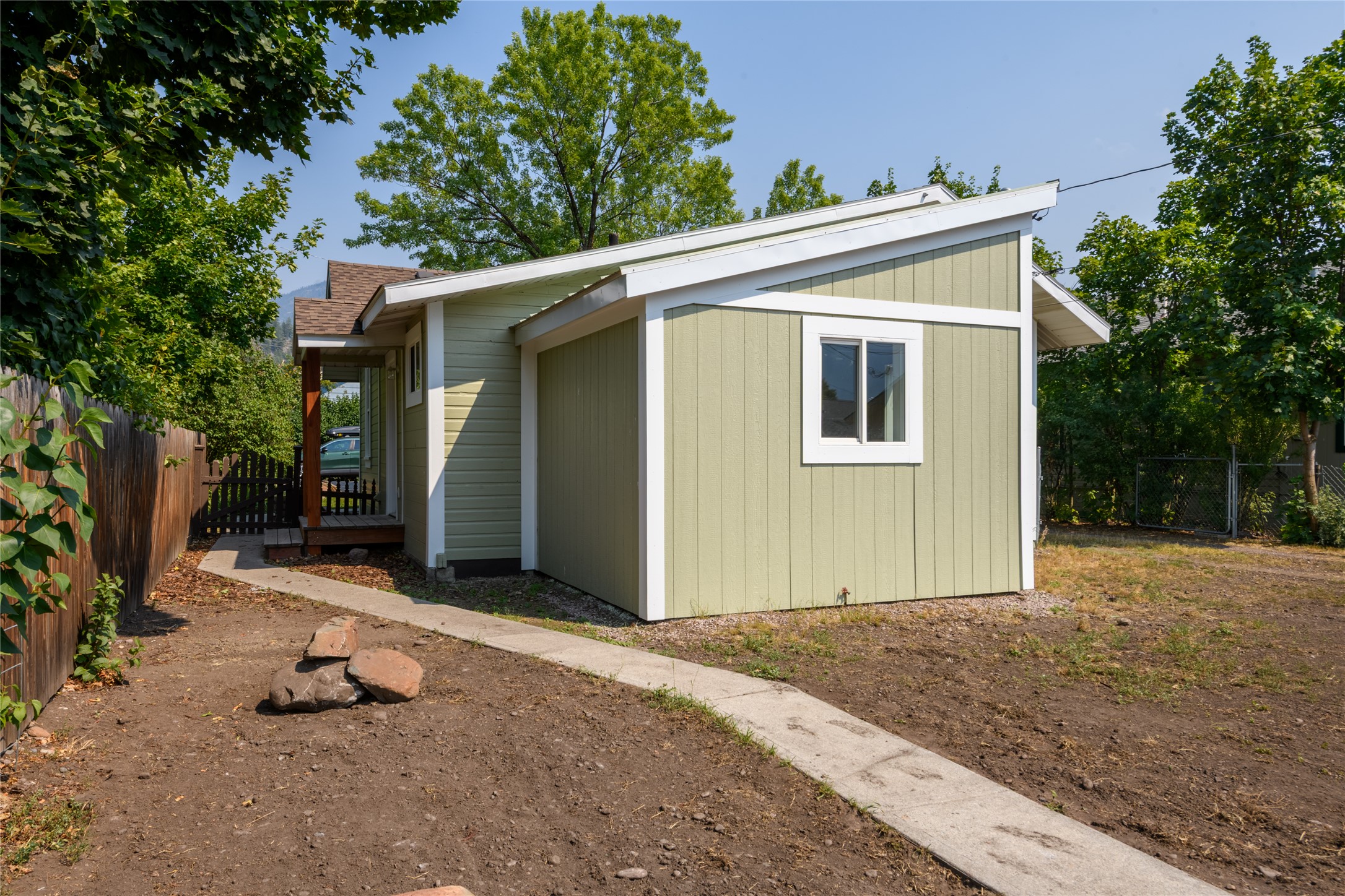 925 3rd Street Property Photo 14