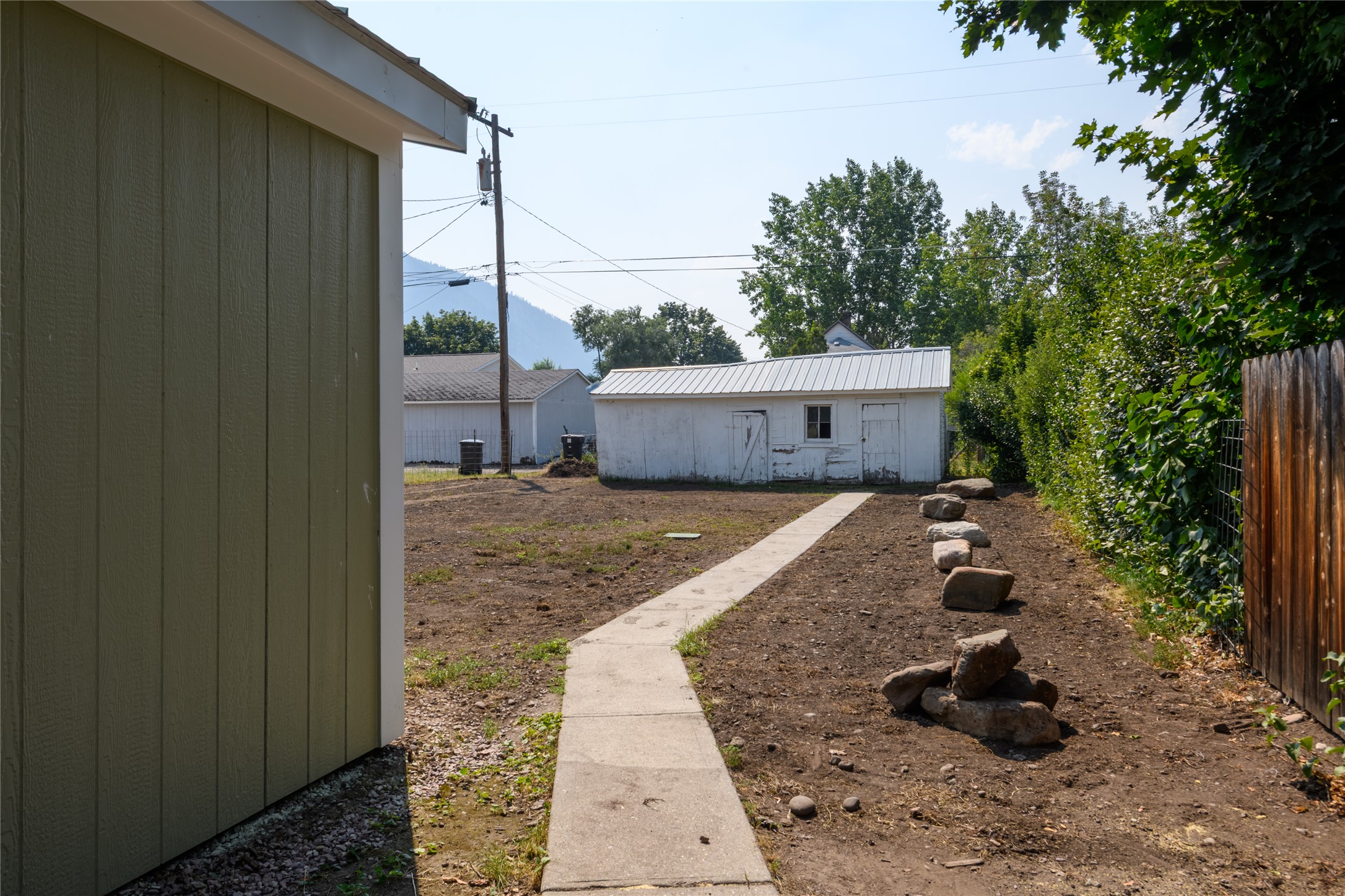 925 3rd Street Property Photo 16