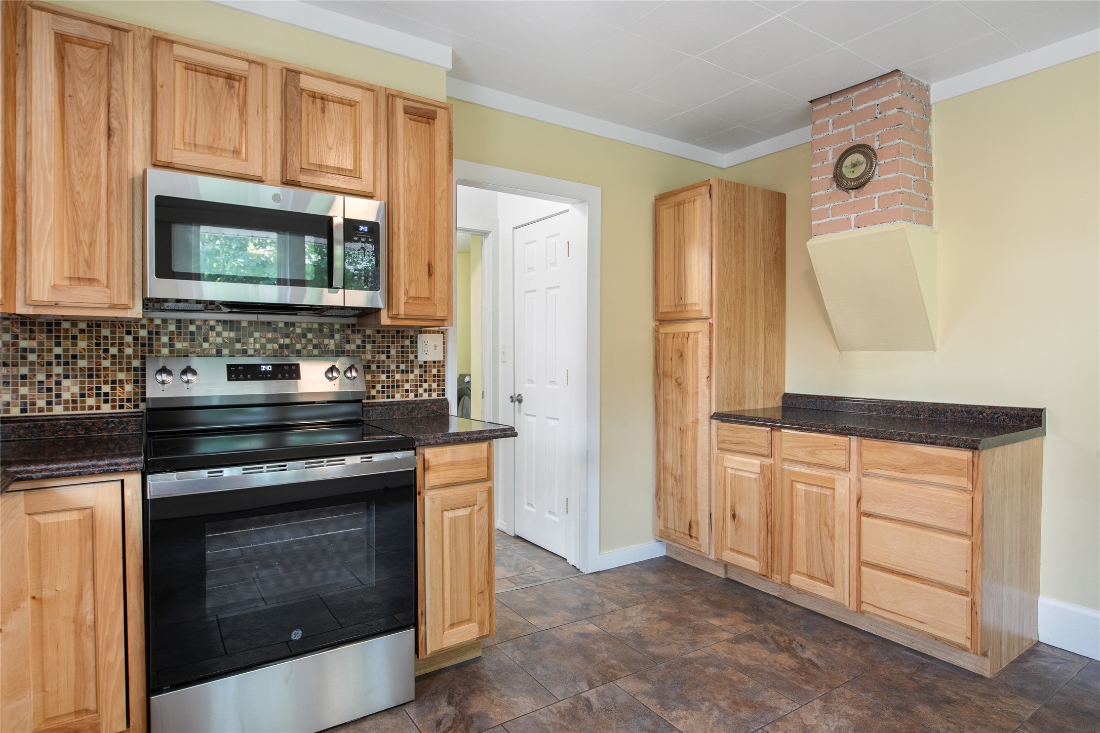 925 3rd Street Property Photo 24