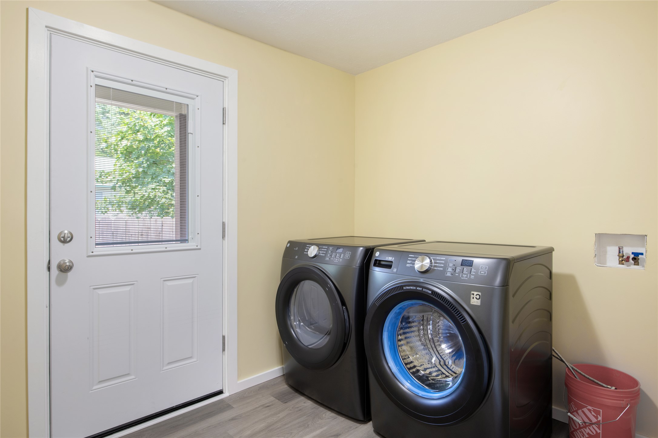 925 3rd Street Property Photo 27