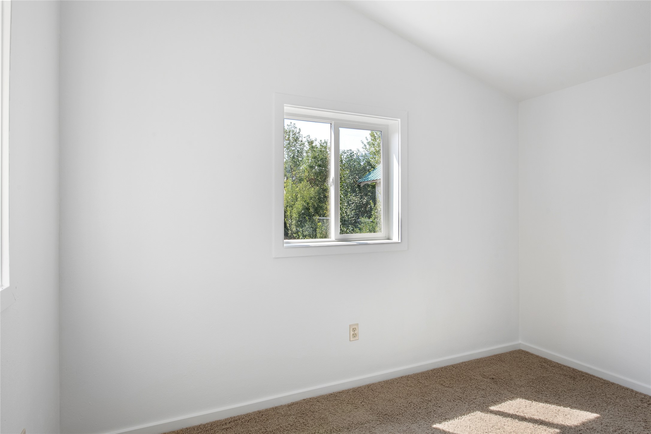 925 3rd Street Property Photo 32