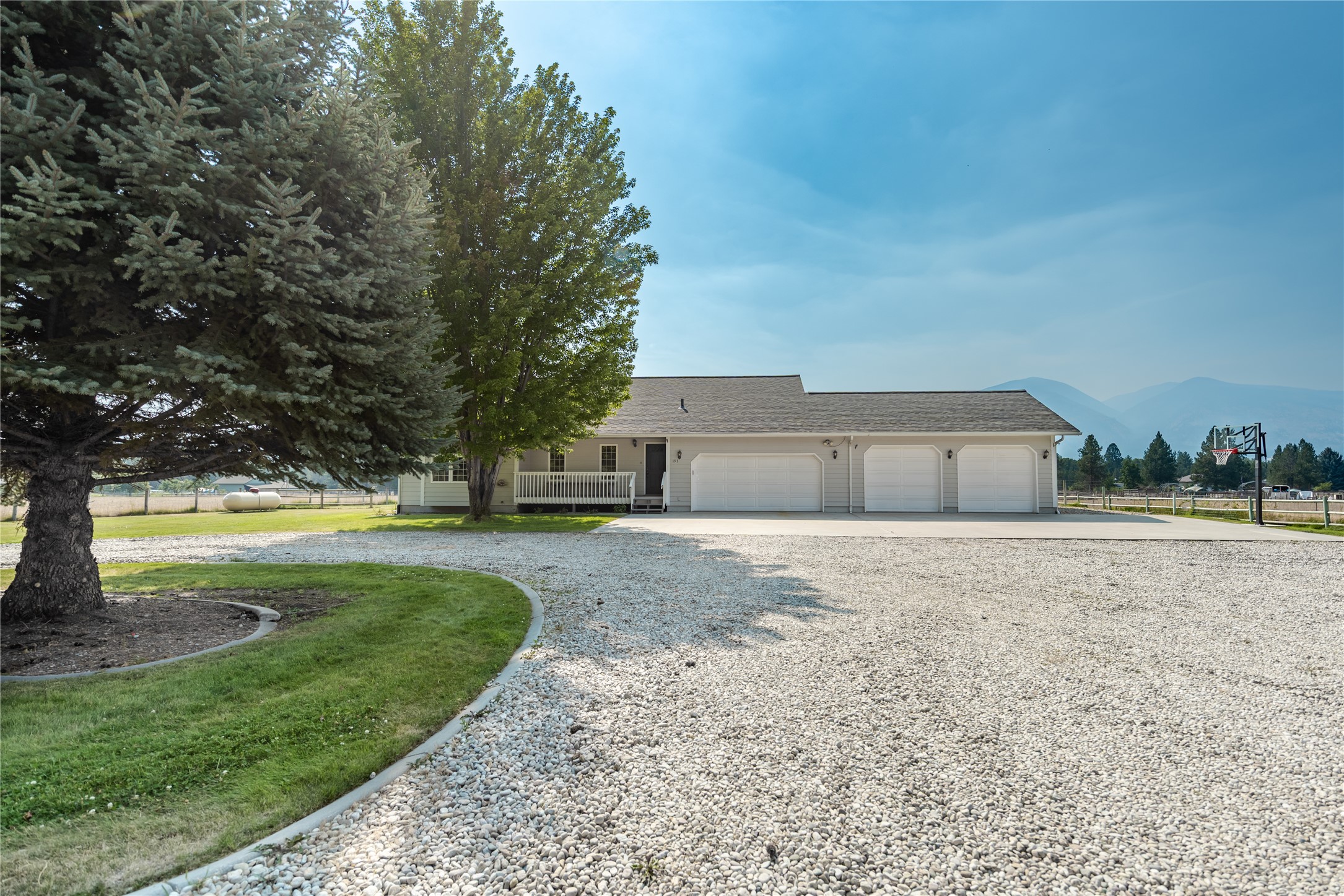 193 Cormoret Loop Property Photo 1