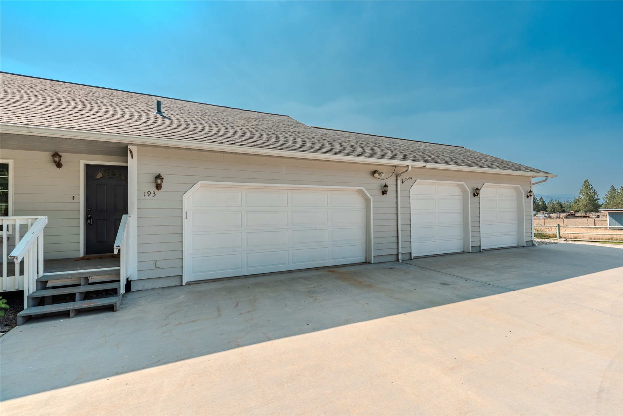 193 Cormoret Loop Property Photo 2