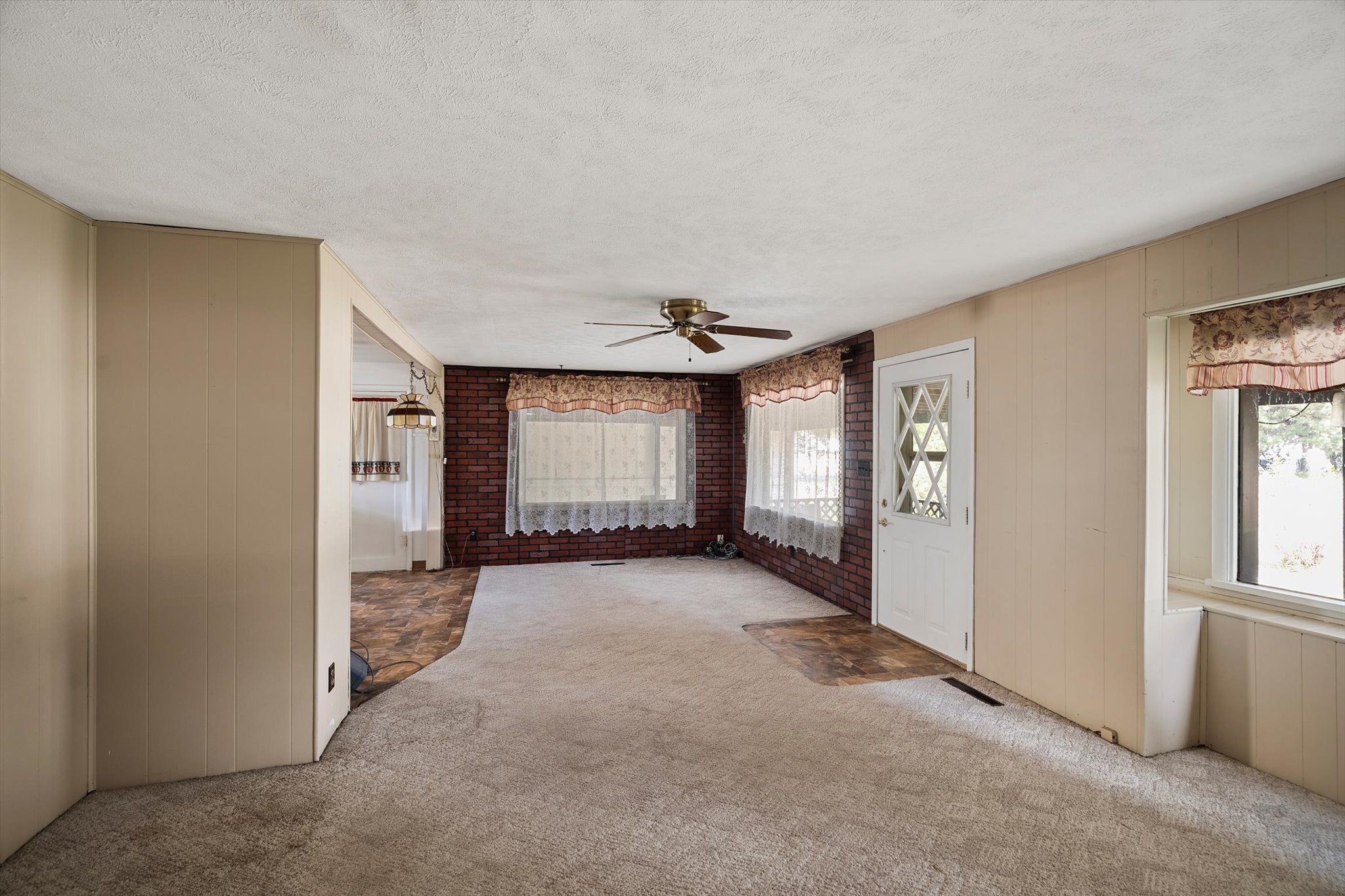 1506 4th Avenue W Property Photo 8