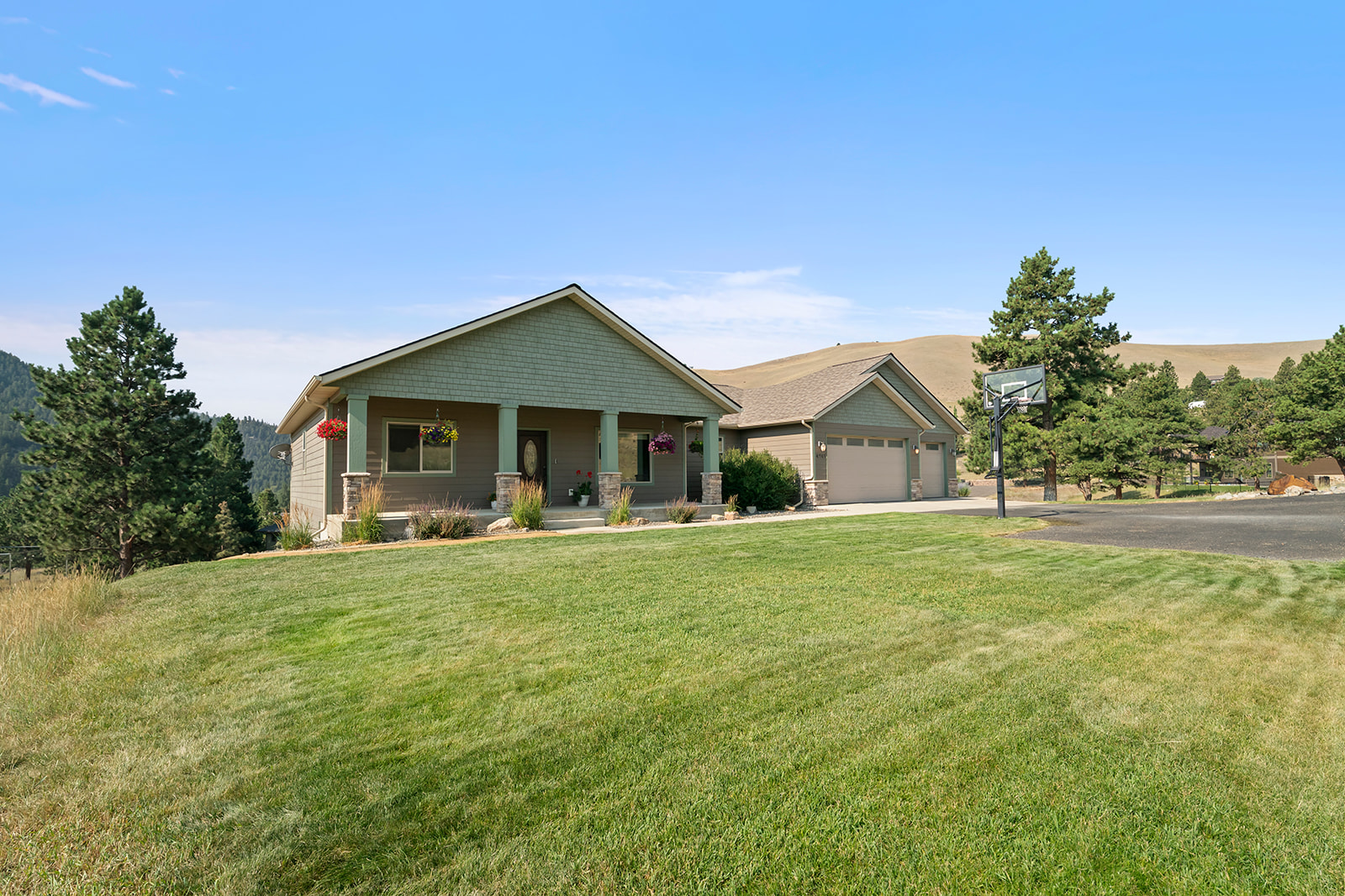 4745 Wagner Place Property Photo 1