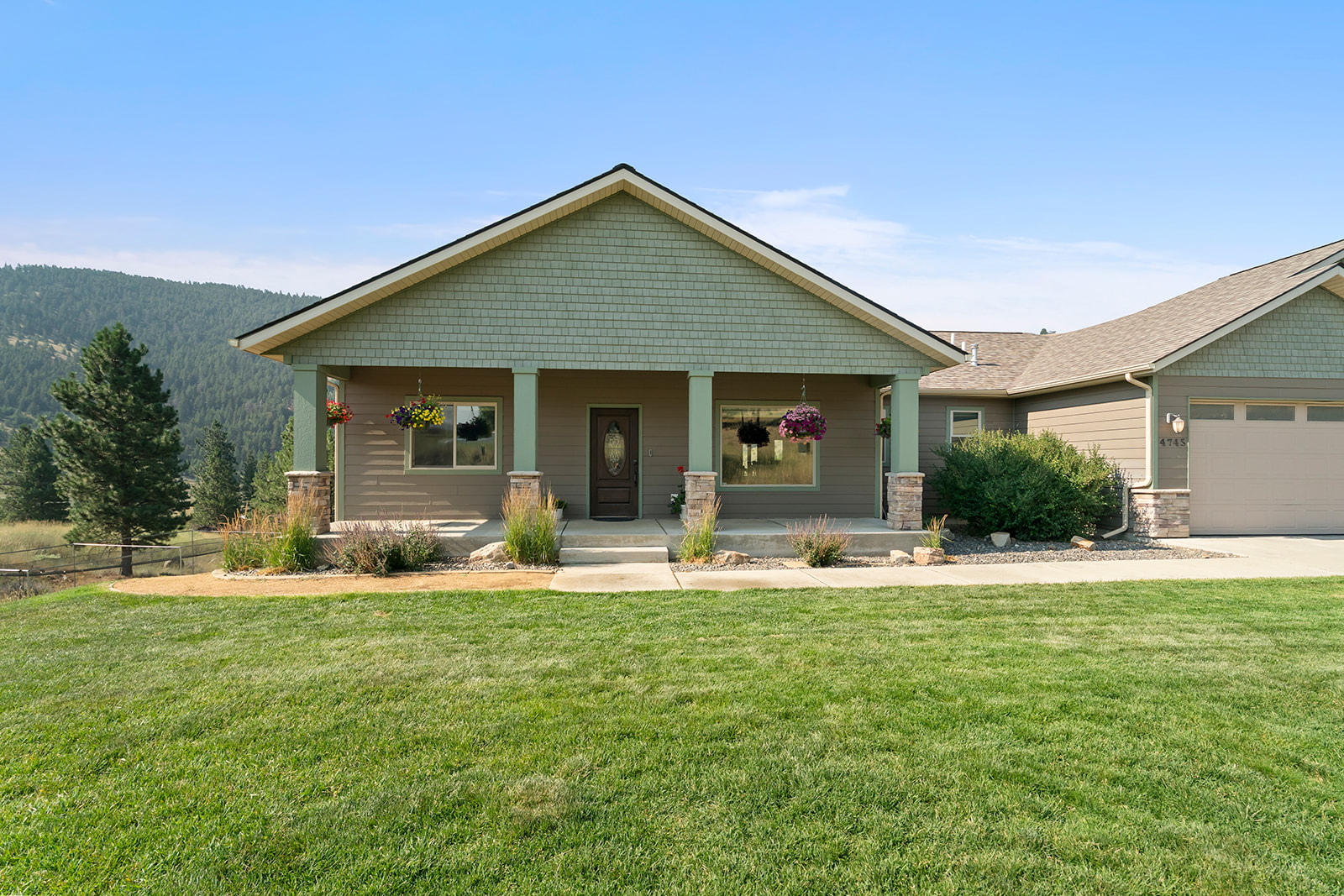 4745 Wagner Place Property Photo 2