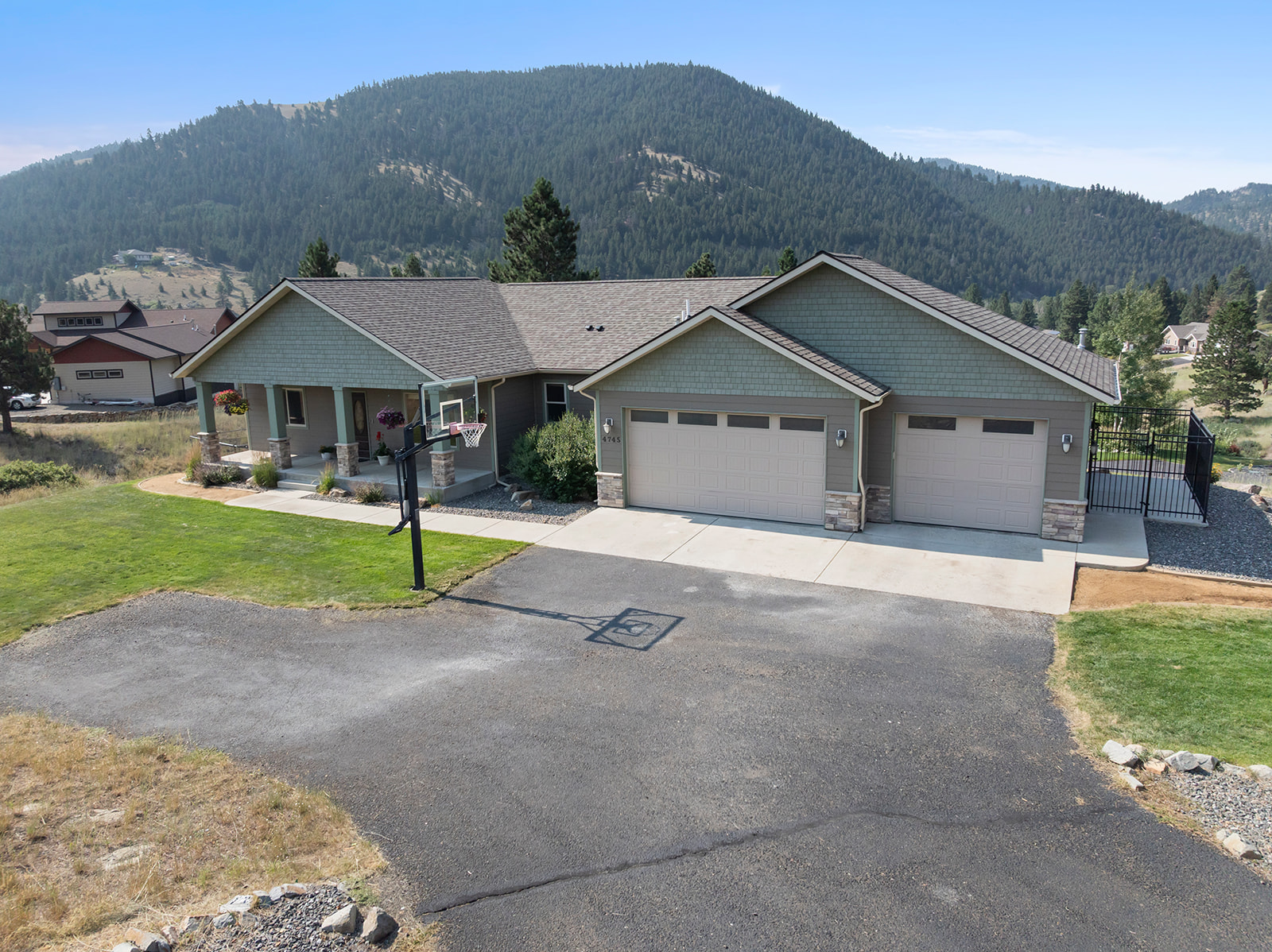 4745 Wagner Place Property Photo 4