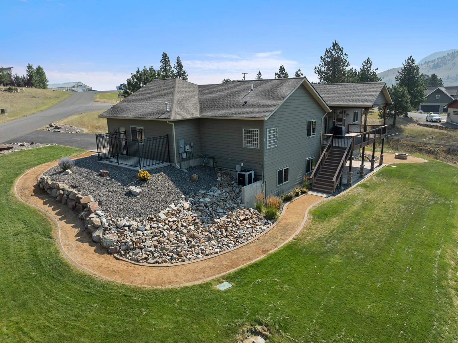 4745 Wagner Place Property Photo 10