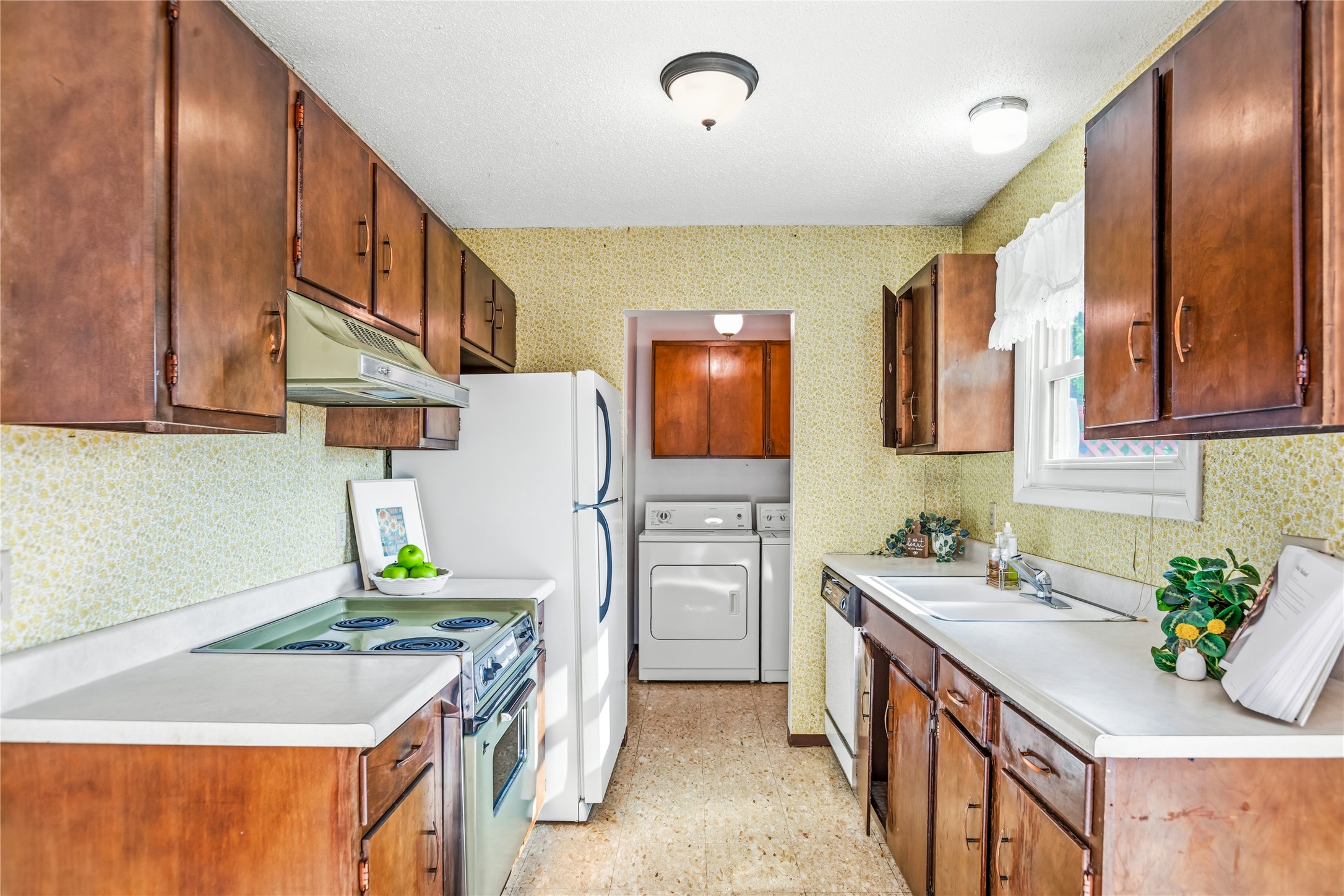 128 Wedgewood Lane Property Photo 4