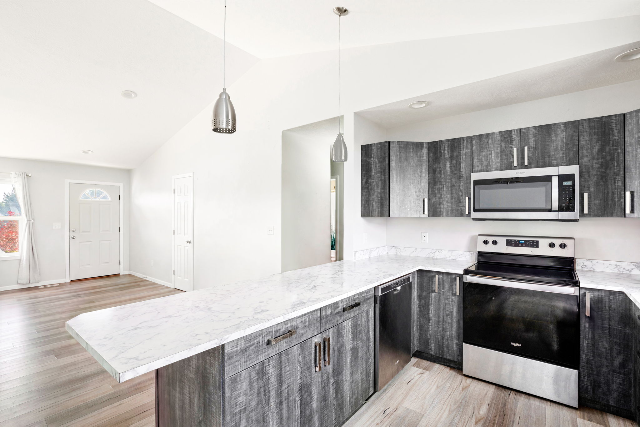2216 Central Avenue W Property Photo 5