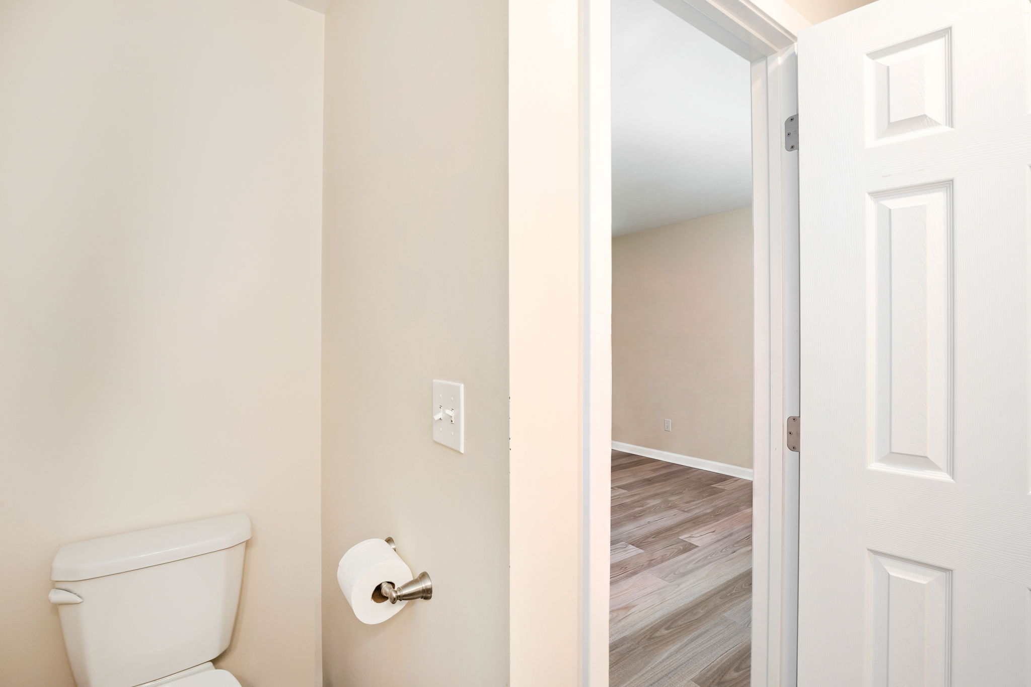 2216 Central Avenue W Property Photo 12