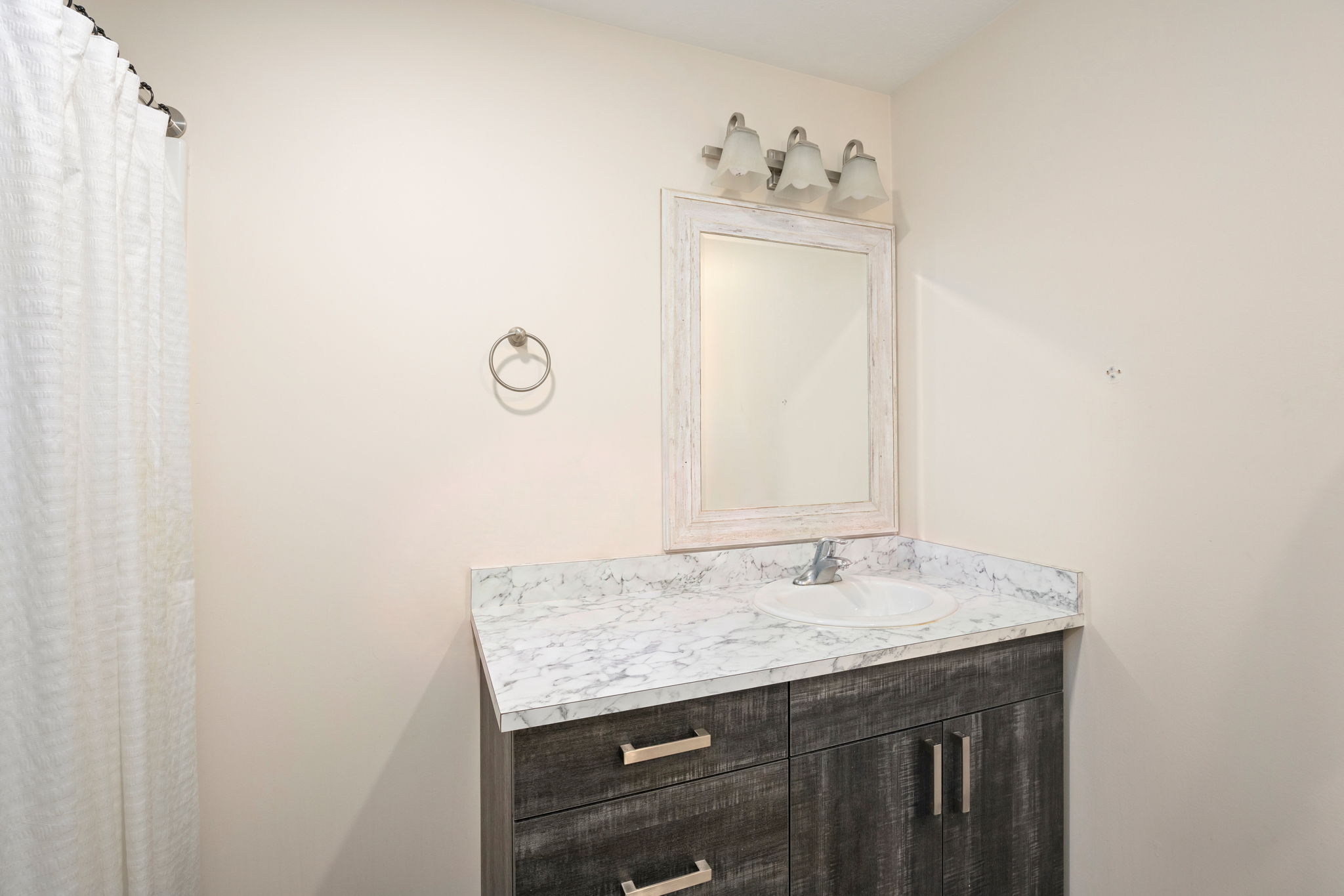 2216 Central Avenue W Property Photo 13