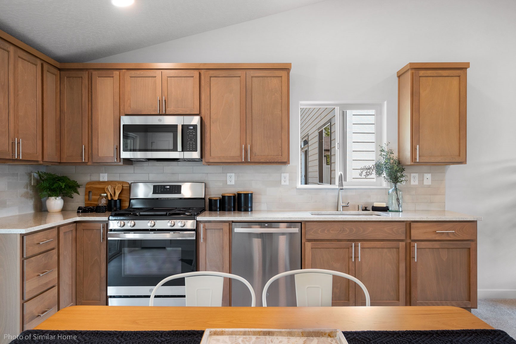 10388 Dufferin Drive Property Photo 2