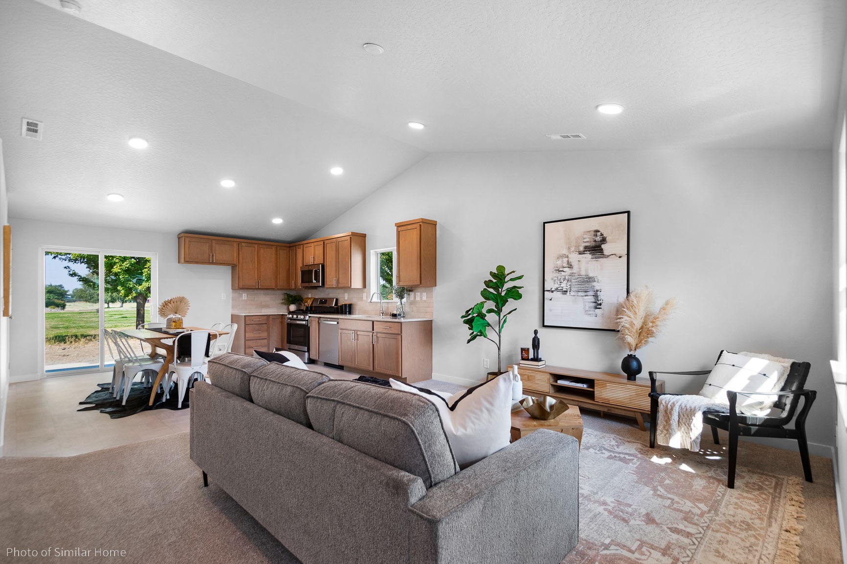 10388 Dufferin Drive Property Photo 4