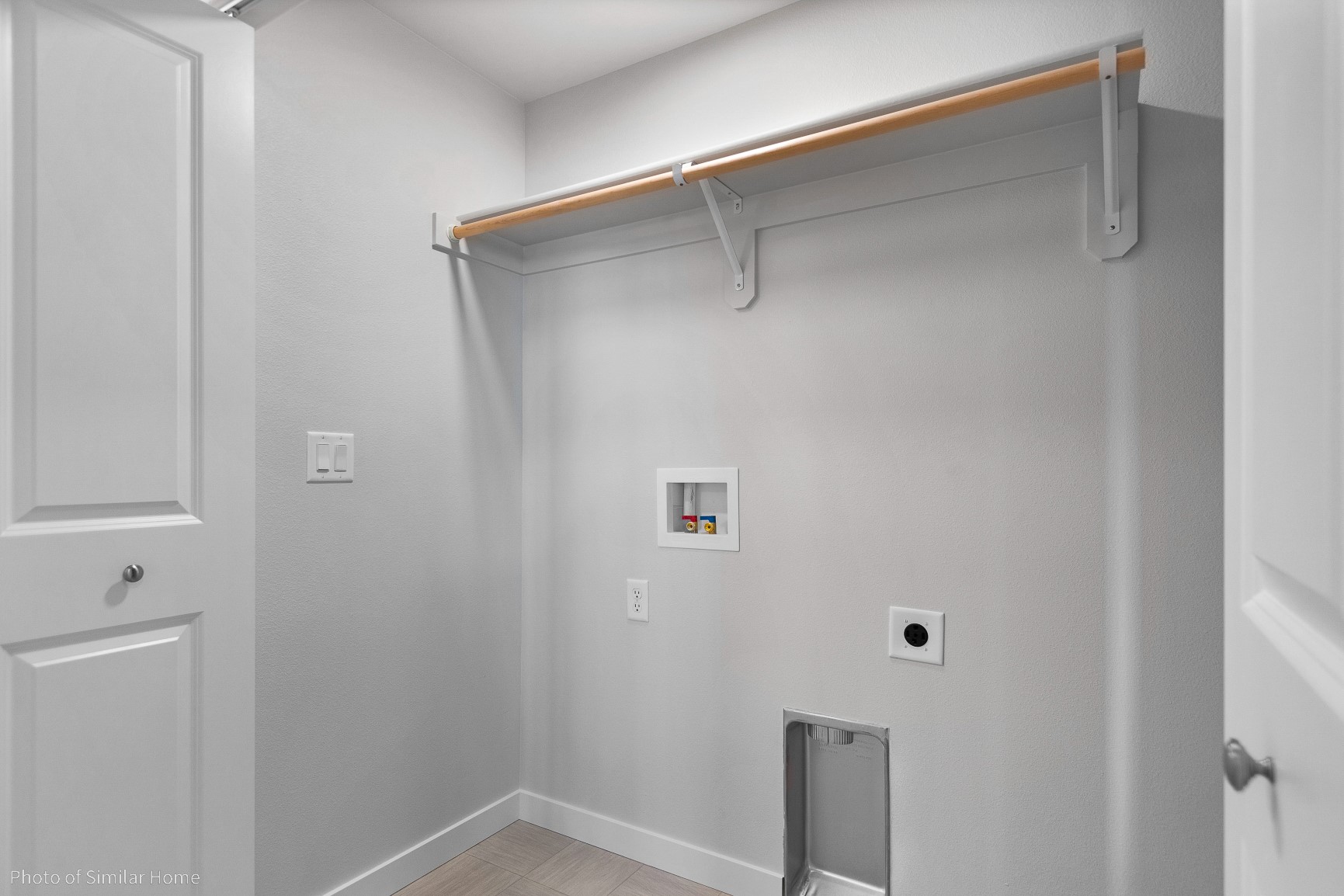 10388 Dufferin Drive Property Photo 12